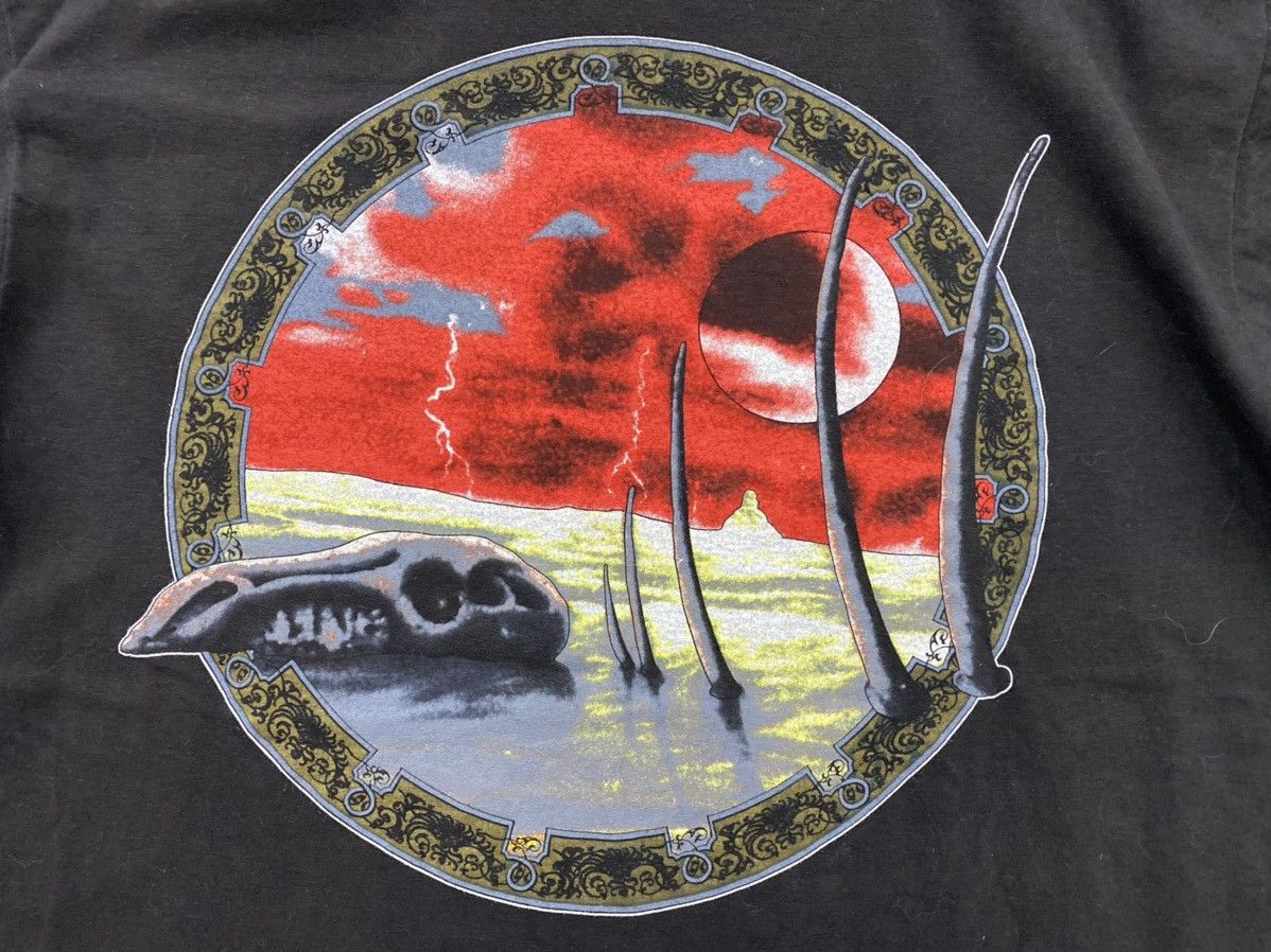 Band Tees vintage 1990 DIO lock up the wolves album metal t-shirts Size US L / EU 52-54 / 3 - 6 Thumbnail