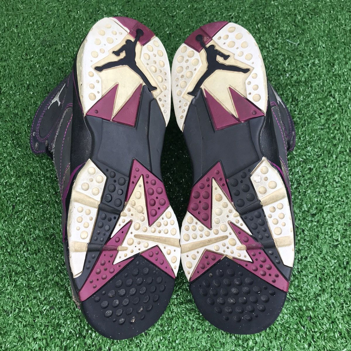 Jordan Brand Nike Air Jordan 7 Retro 30th GS Valentine’s Day Size US 7 / EU 40 - 7 Thumbnail