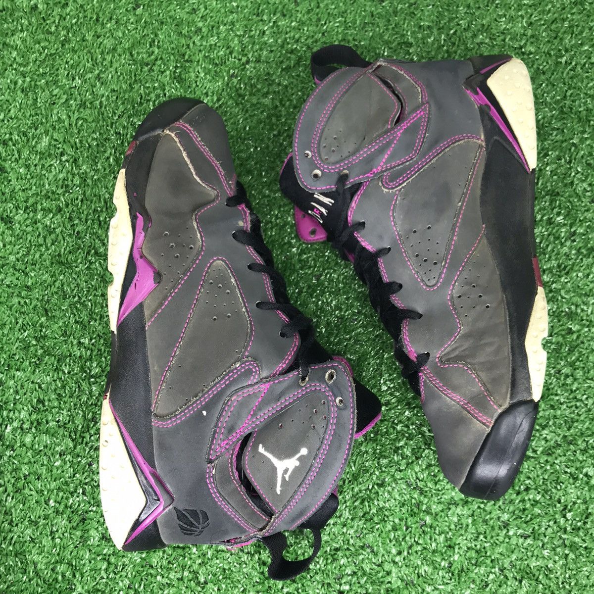 Jordan Brand Nike Air Jordan 7 Retro 30th GS Valentine’s Day Size US 7 / EU 40 - 5 Thumbnail