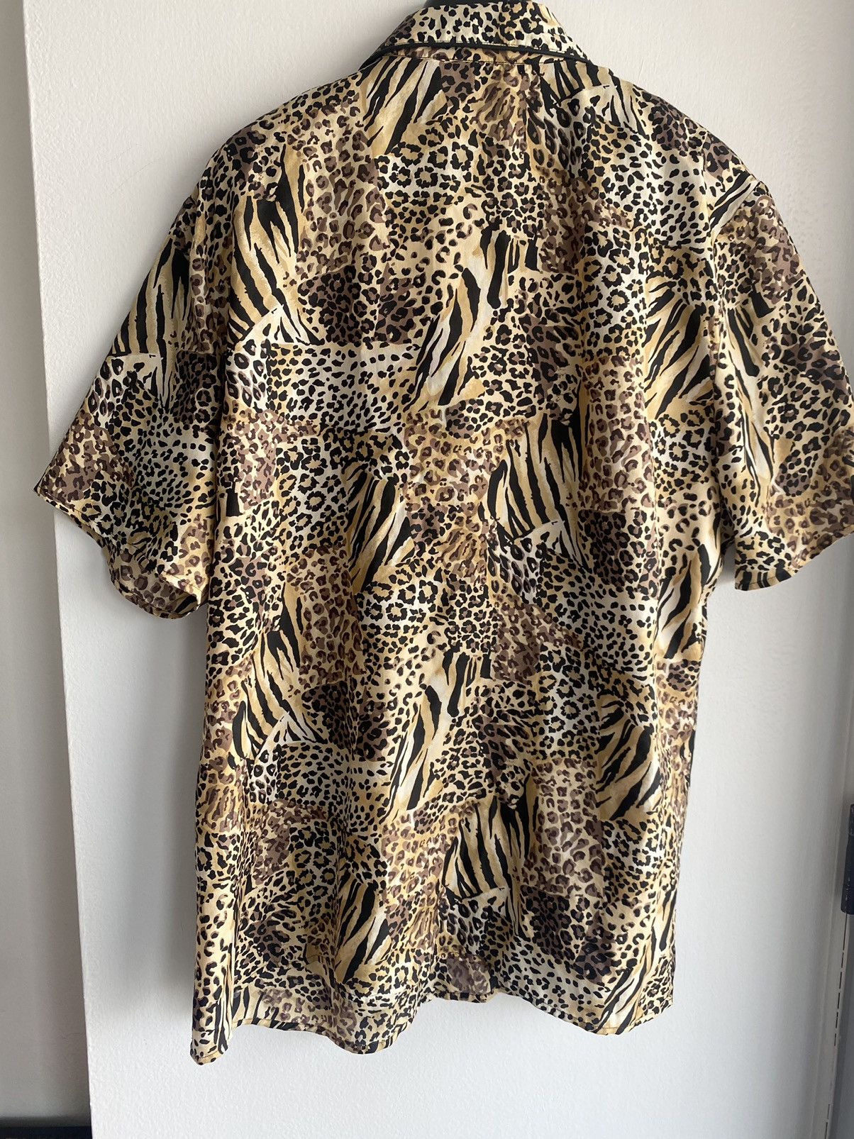 Vintage VINTAGE 90s 100% SILK Leopard Camp Collar Button up SHIRT Size US L / EU 52-54 / 3 - 10 Thumbnail