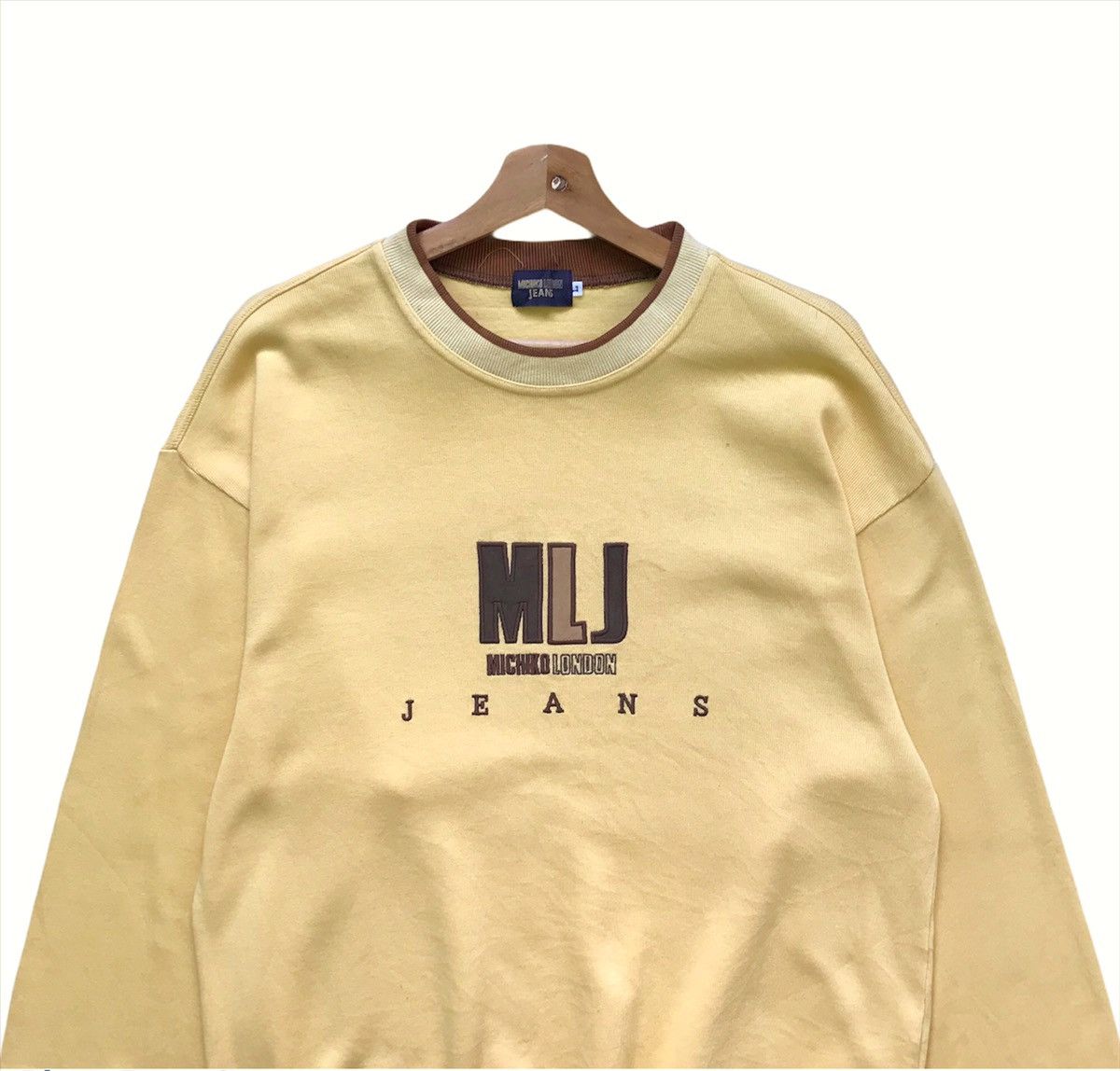 Michiko Koshino London Vintage Michiko London Embroidery Crewneck Sweatshirt Size M Size US M / EU 48-50 / 2 - 4 Thumbnail
