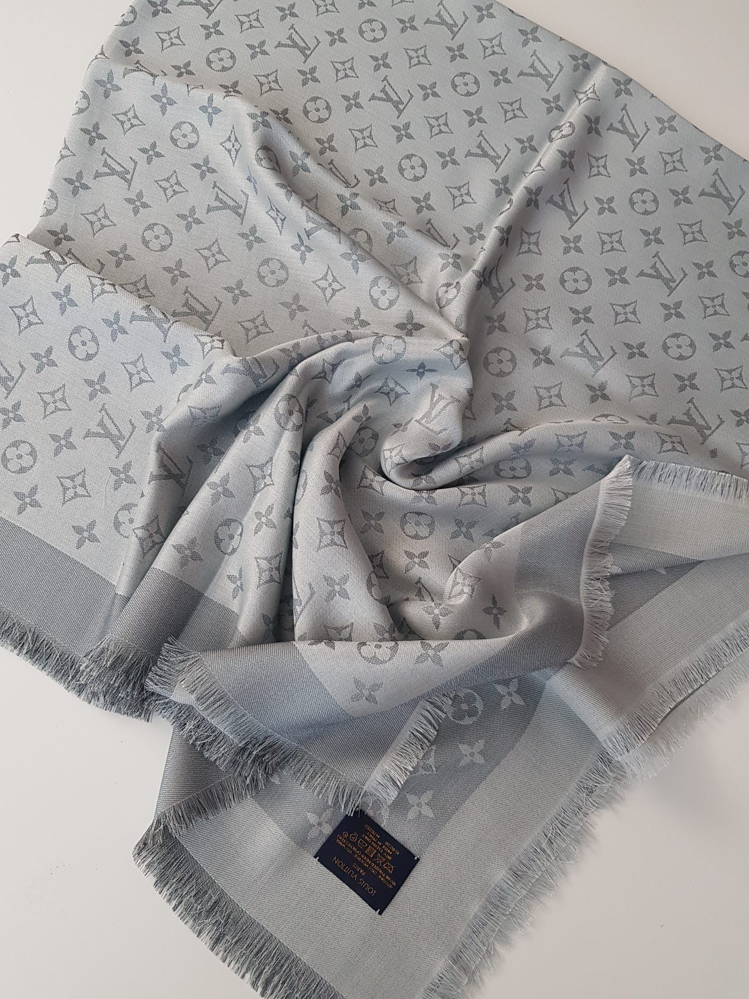 Louis Vuitton Monogram Shawl Cappuccino (M75872)