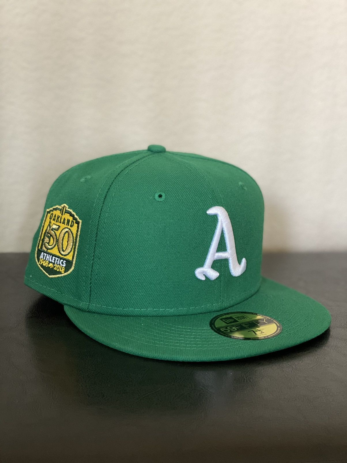 Men's New Era White/Kelly Green Oakland Athletics Swingin' A's Two-Tone  59FIFTY Fitted Hat