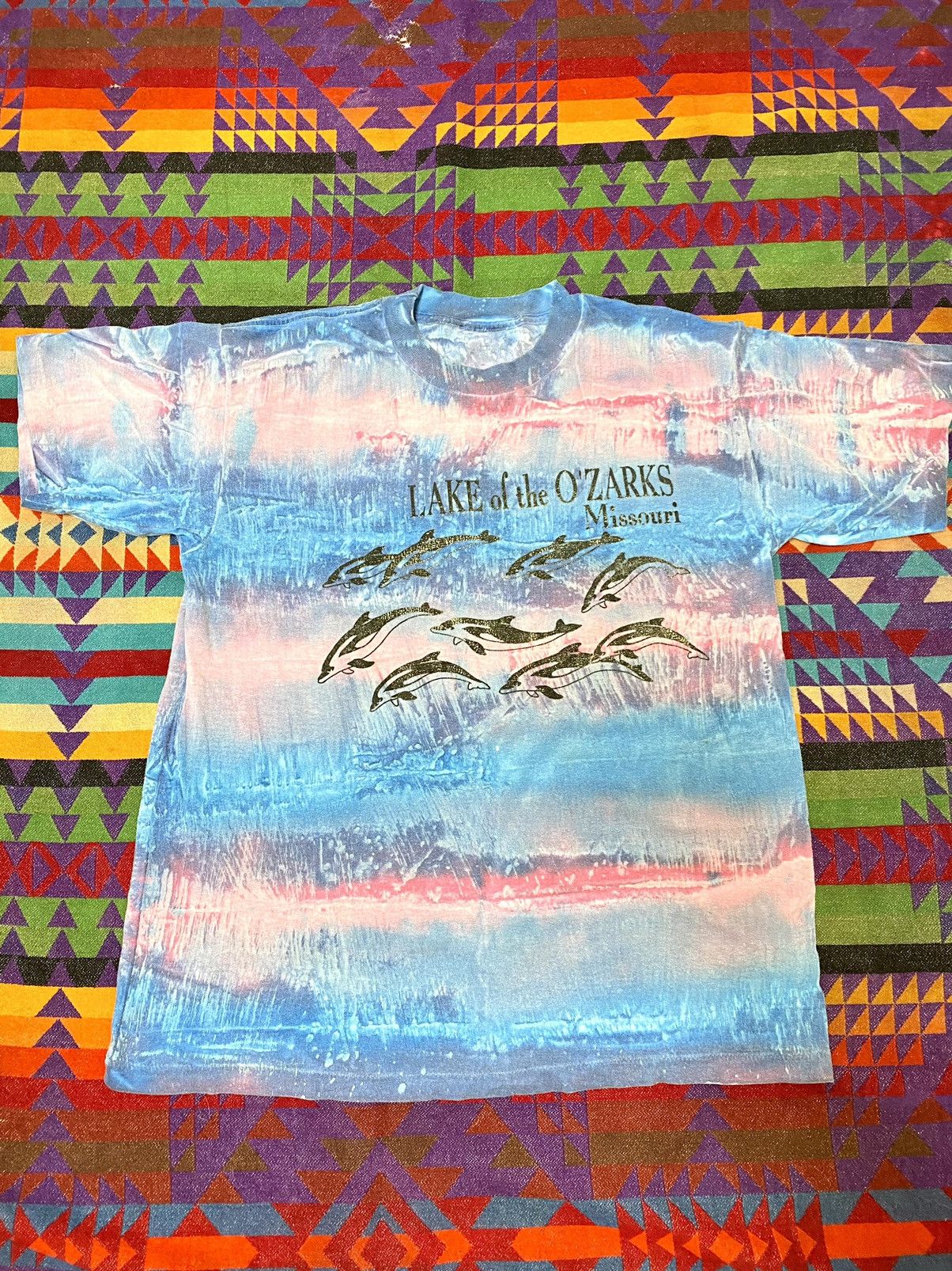 The Ozarks Dolphin Blue Tone Tie Dye Destination Tee (M)