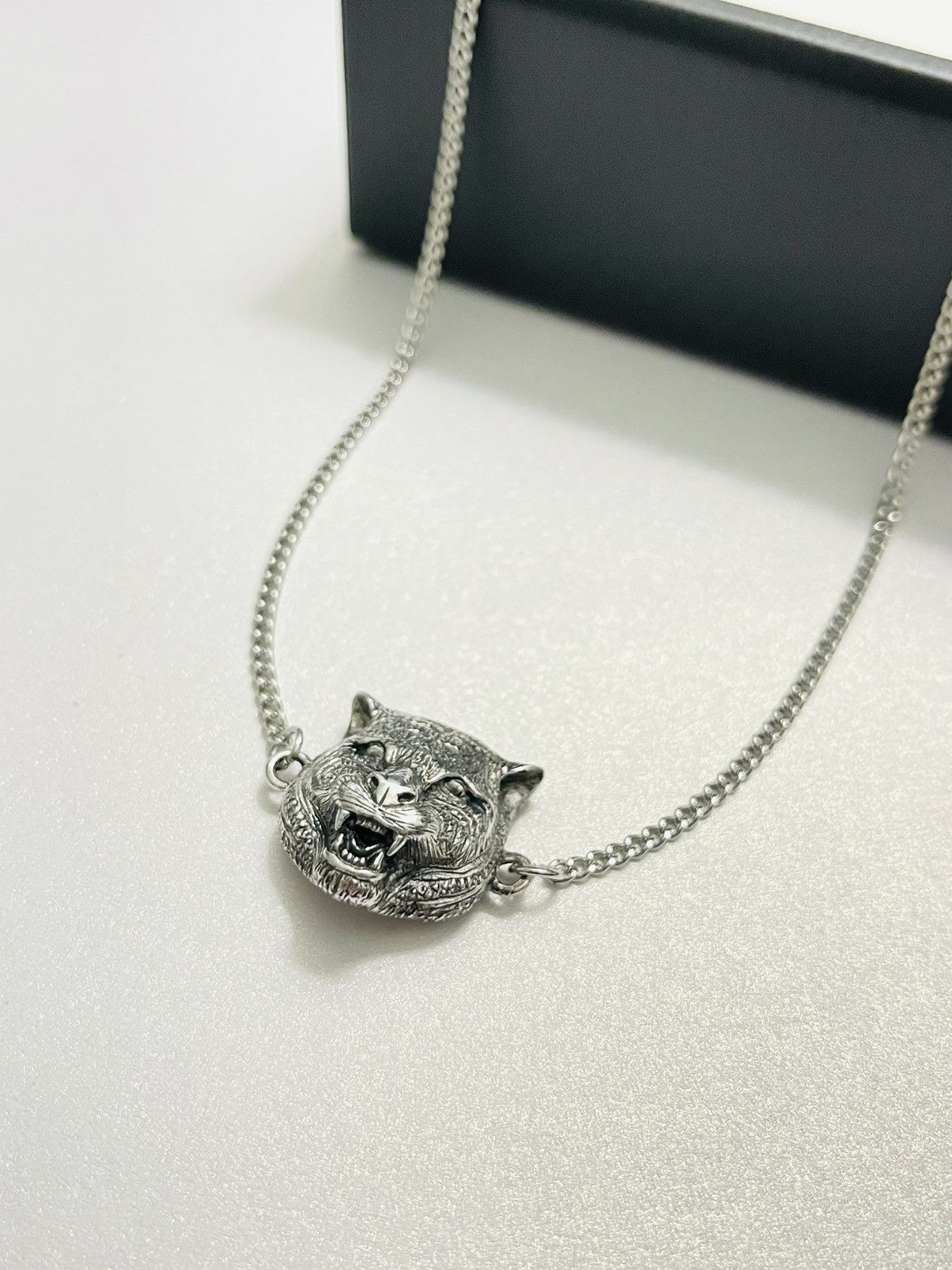 Gucci .925 Silver Tiger Head Pendant on Chain/Necklace