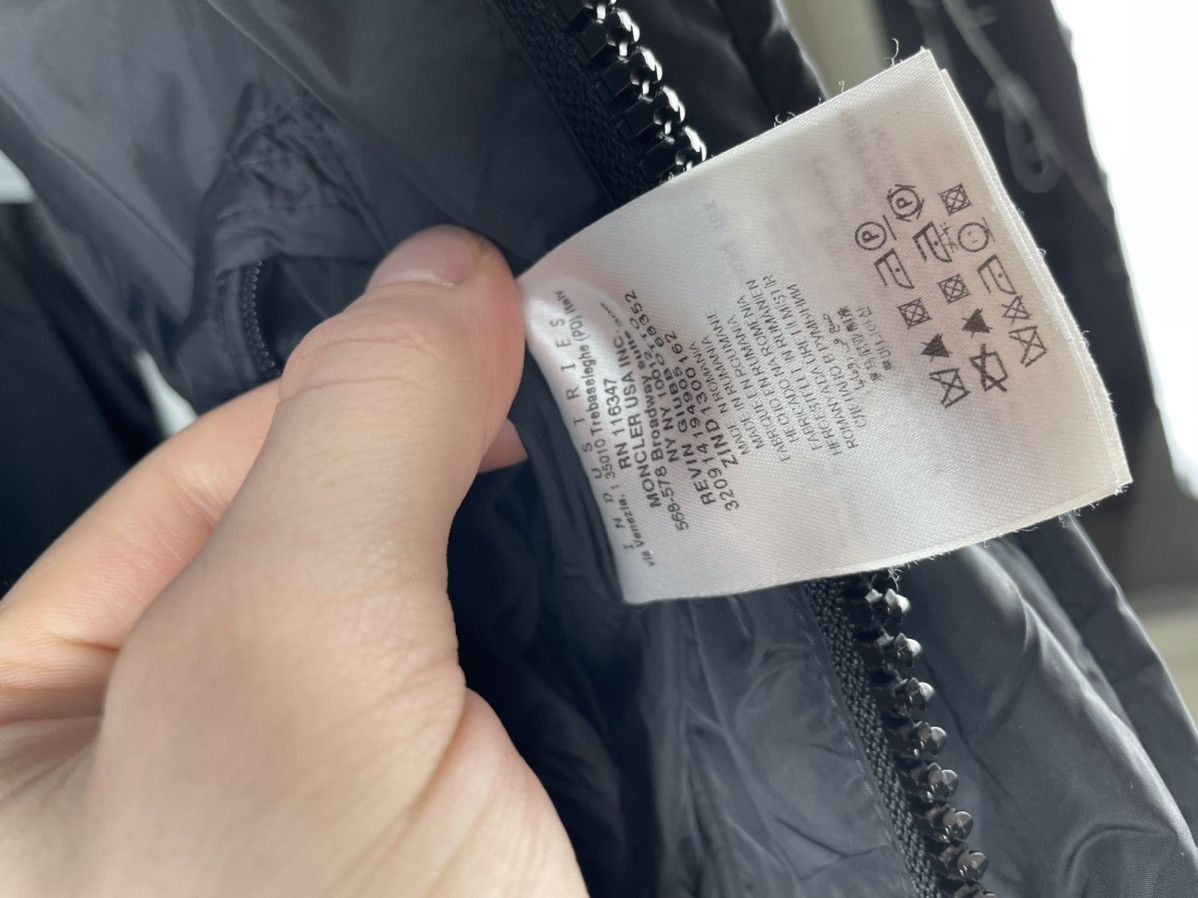 Moncler Moncler down jacket luxury size Medium logo black puffer Size US M / EU 48-50 / 2 - 6 Thumbnail