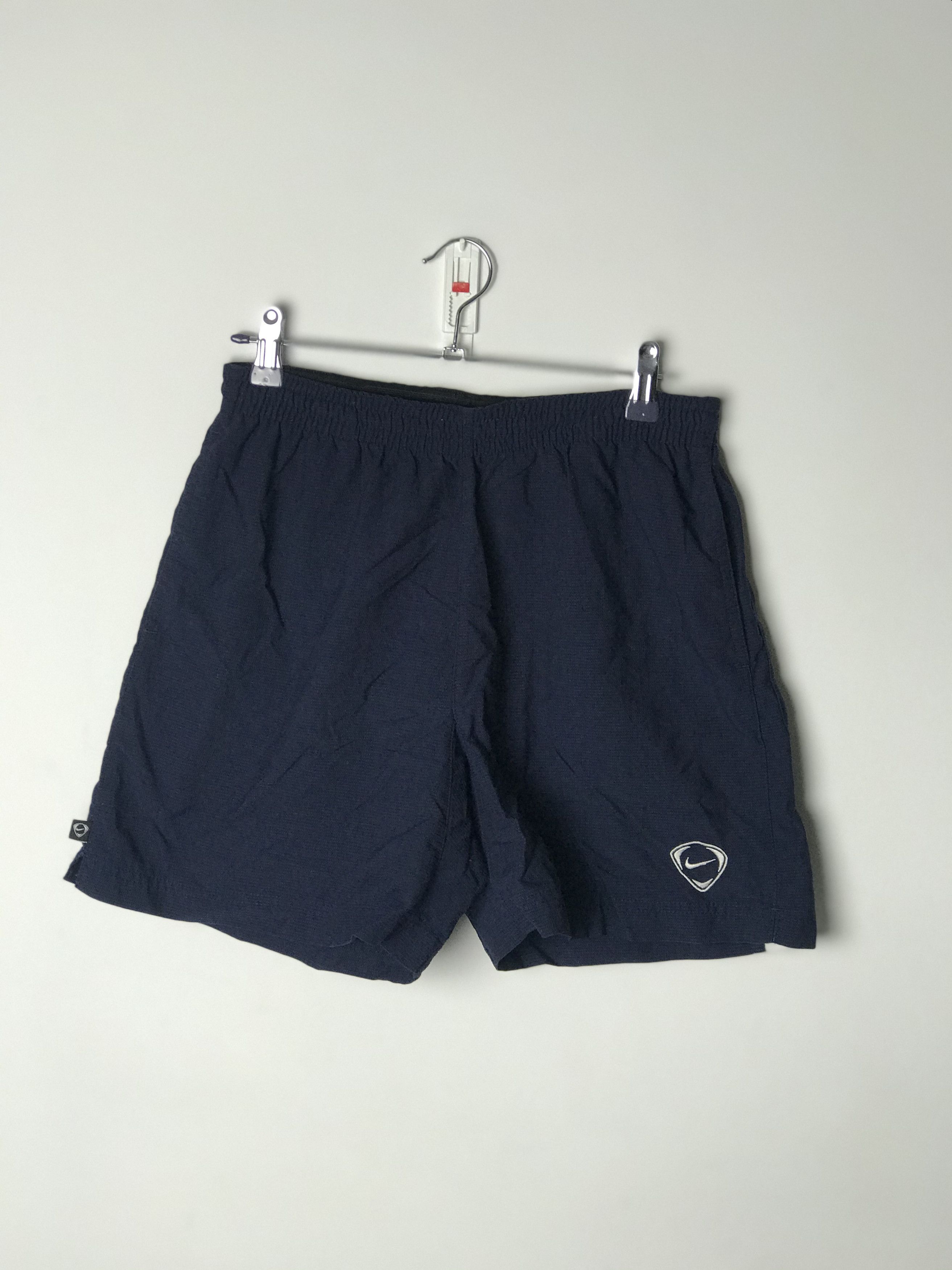 Nike × Vintage Nike vintage shorts pants small embroidered logo 00s Size US 30 / EU 46 - 1 Thumbnail