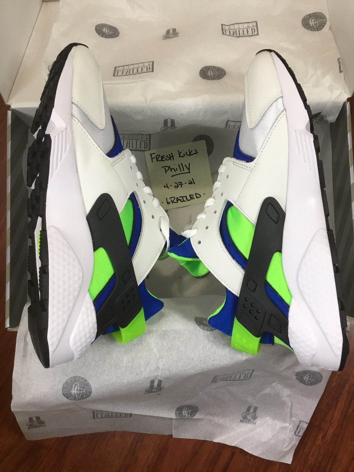 Nike Nike Air Huarache Scream Green Size US 10 / EU 43 - 6 Thumbnail