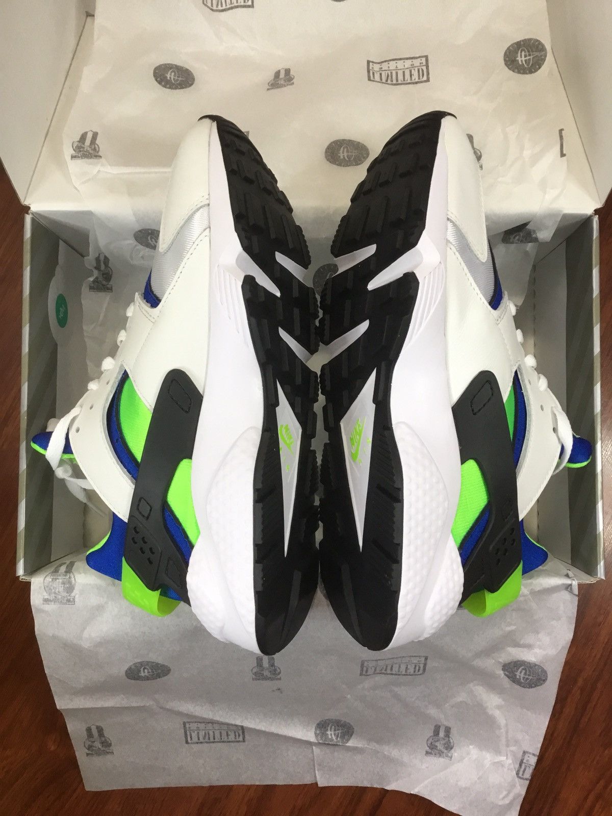 Nike Nike Air Huarache Scream Green Size US 10 / EU 43 - 4 Thumbnail