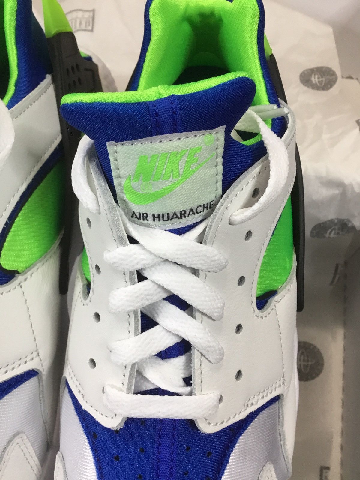 Nike Nike Air Huarache Scream Green Size US 10 / EU 43 - 8 Thumbnail