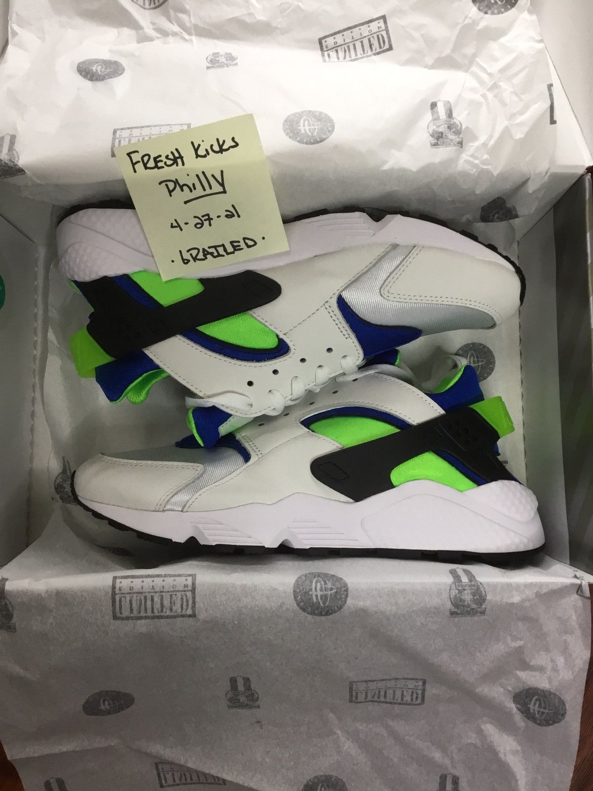 Nike Nike Air Huarache Scream Green Size US 10 / EU 43 - 1 Thumbnail