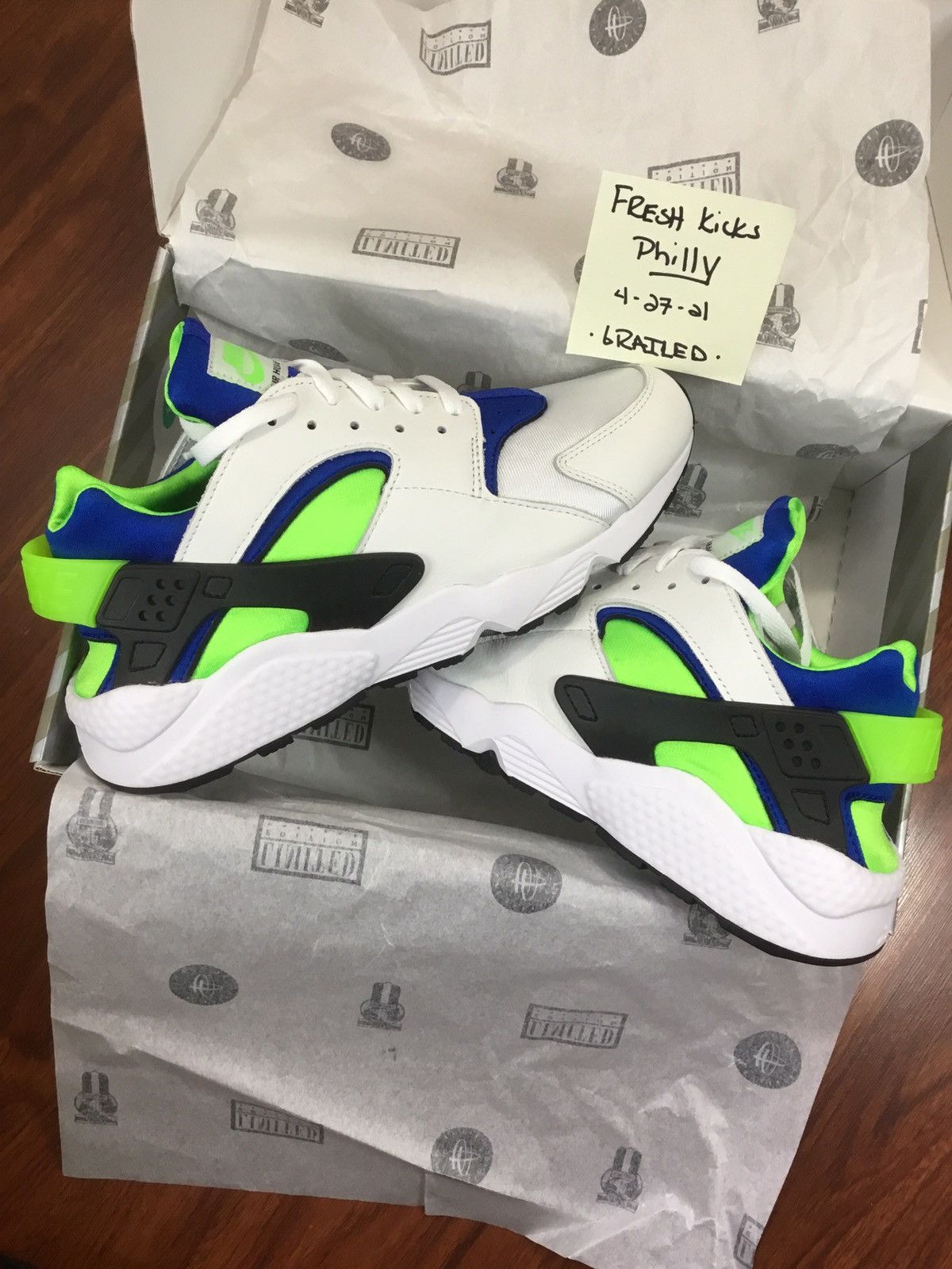 Nike Nike Air Huarache Scream Green Size US 10 / EU 43 - 11 Thumbnail