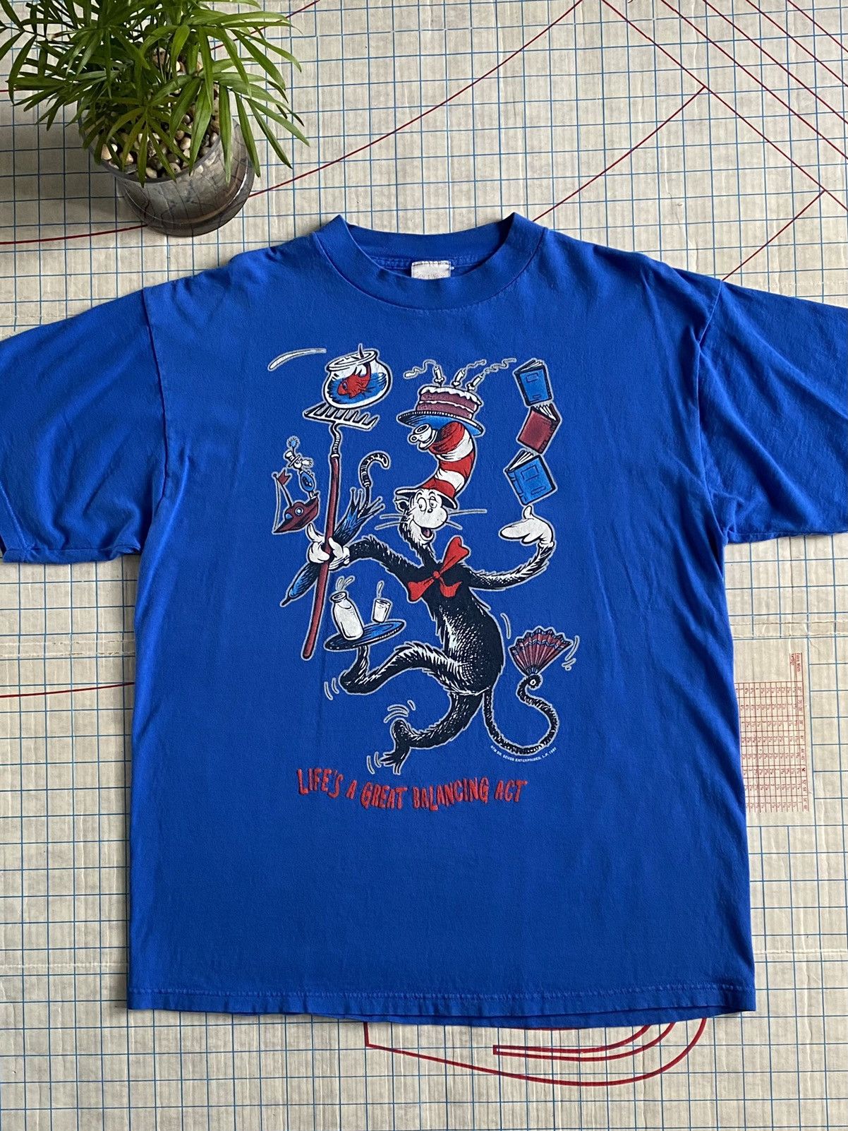 Vintage Vintage Dr Seuss Cat In The Hat Tee Size XL Blue Size US XL / EU 56 / 4 - 1 Thumbnail