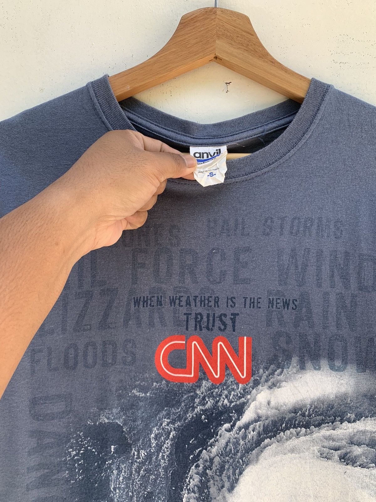 Vintage Vintage 90s CNN The World News Leader Tshirt Size US S / EU 44-46 / 1 - 6 Thumbnail