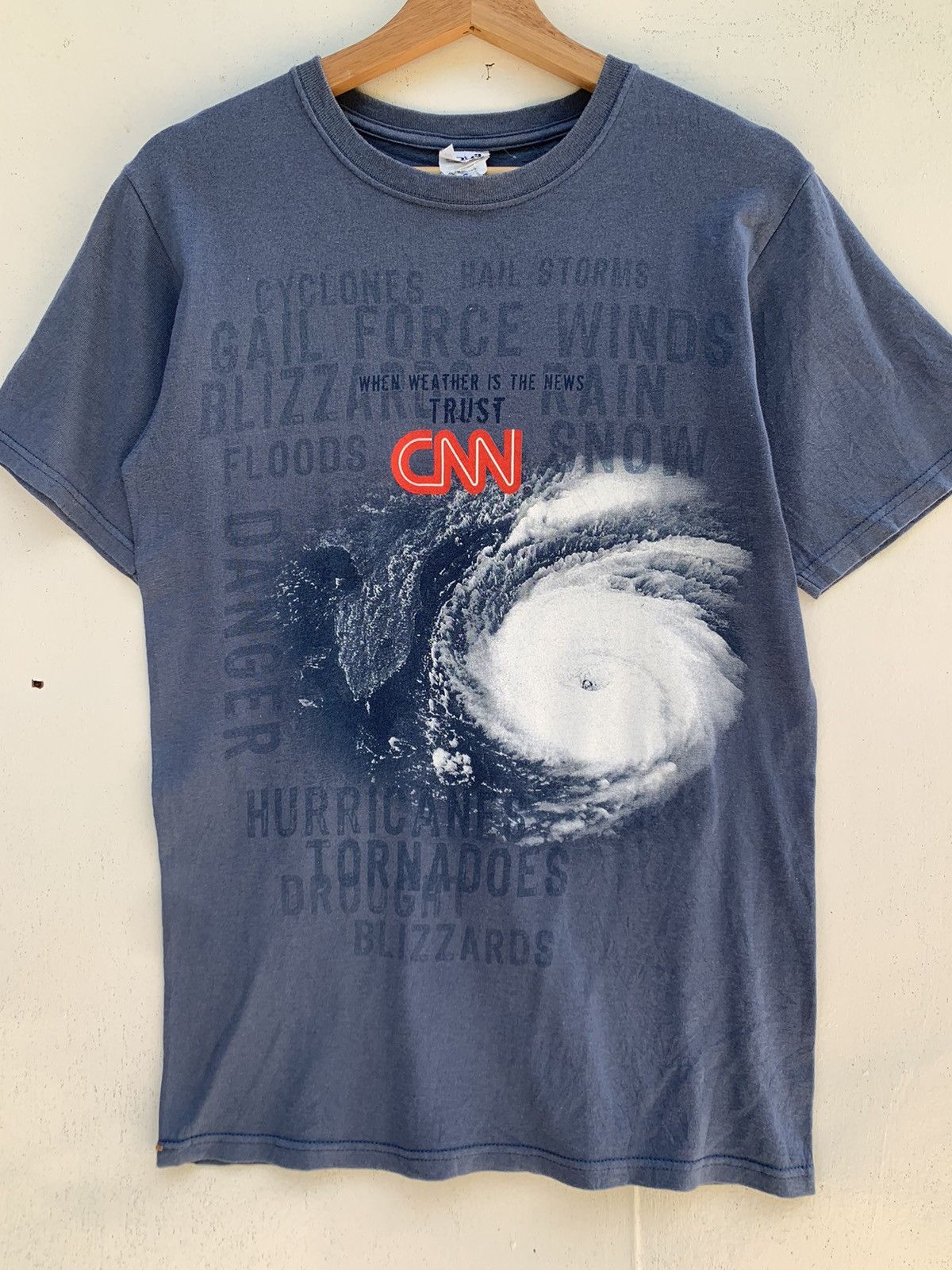 Vintage Vintage 90s CNN The World News Leader Tshirt Size US S / EU 44-46 / 1 - 4 Thumbnail