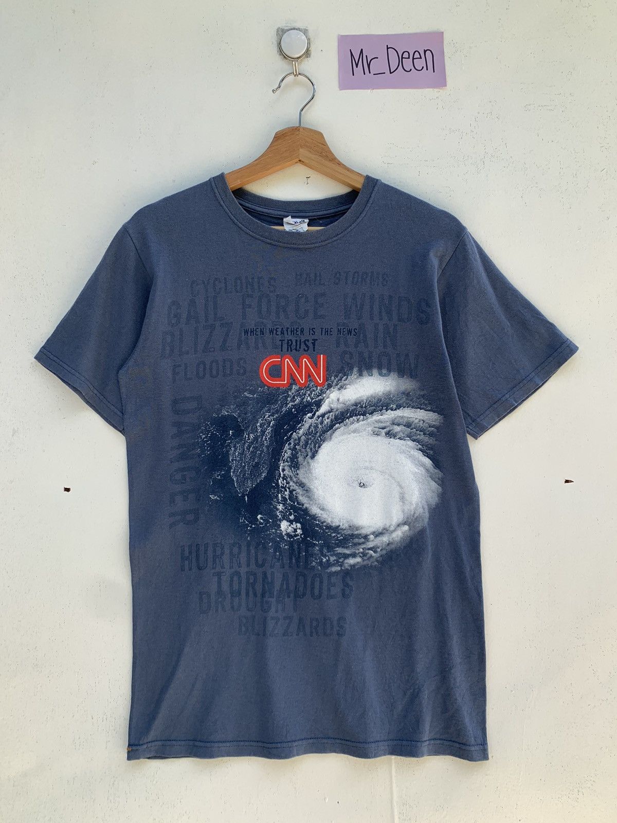 Vintage Vintage 90s CNN The World News Leader Tshirt Size US S / EU 44-46 / 1 - 1 Thumbnail