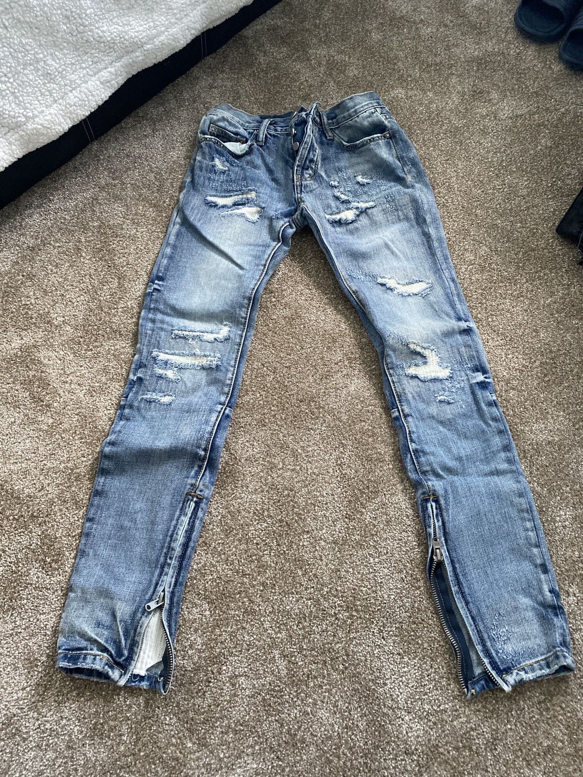MNML 28