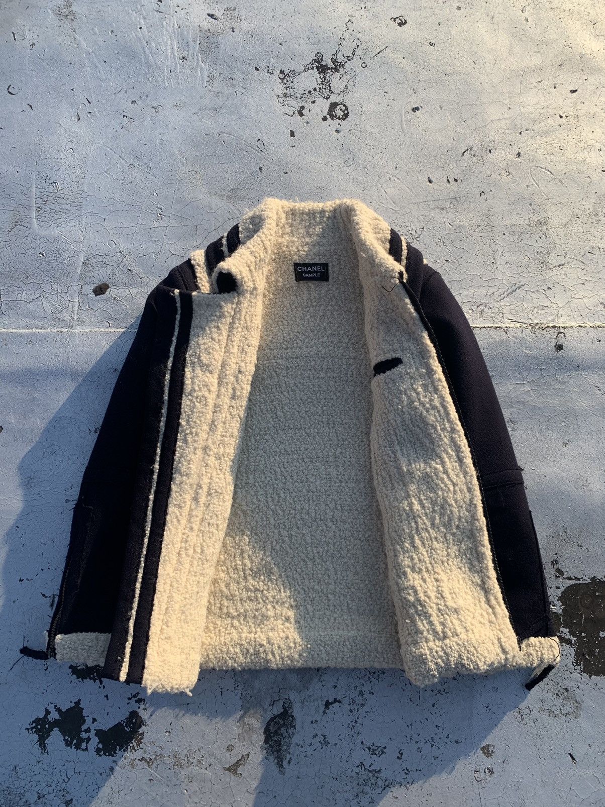 Chanel Autumn/Winter 2011 Chanel Sample Wool Jacket Size US M / EU 48-50 / 2 - 6 Thumbnail