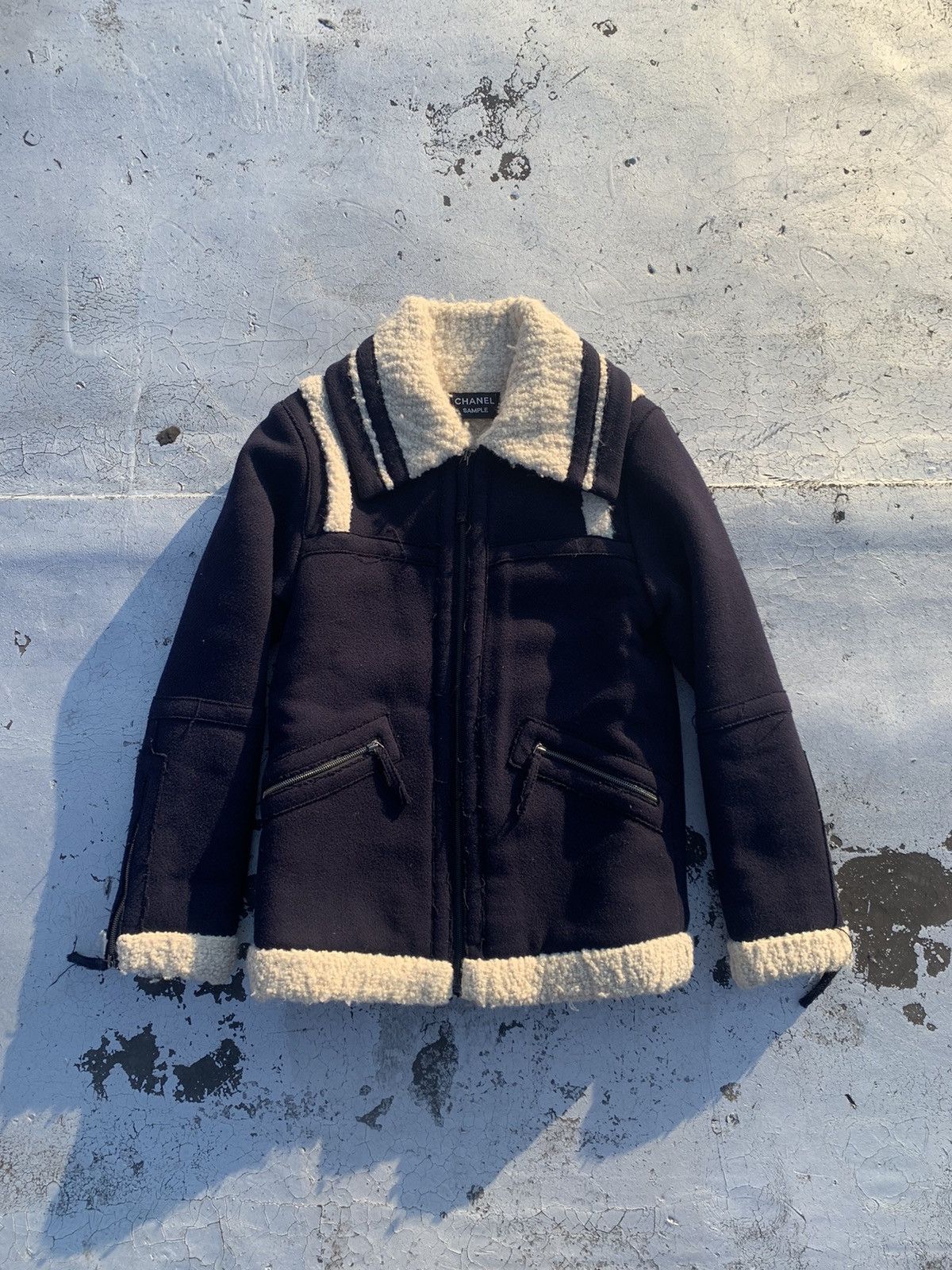 Chanel Autumn/Winter 2011 Chanel Sample Wool Jacket Size US M / EU 48-50 / 2 - 1 Thumbnail