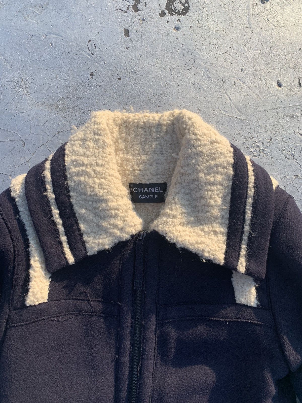 Chanel Autumn/Winter 2011 Chanel Sample Wool Jacket Size US M / EU 48-50 / 2 - 2 Thumbnail