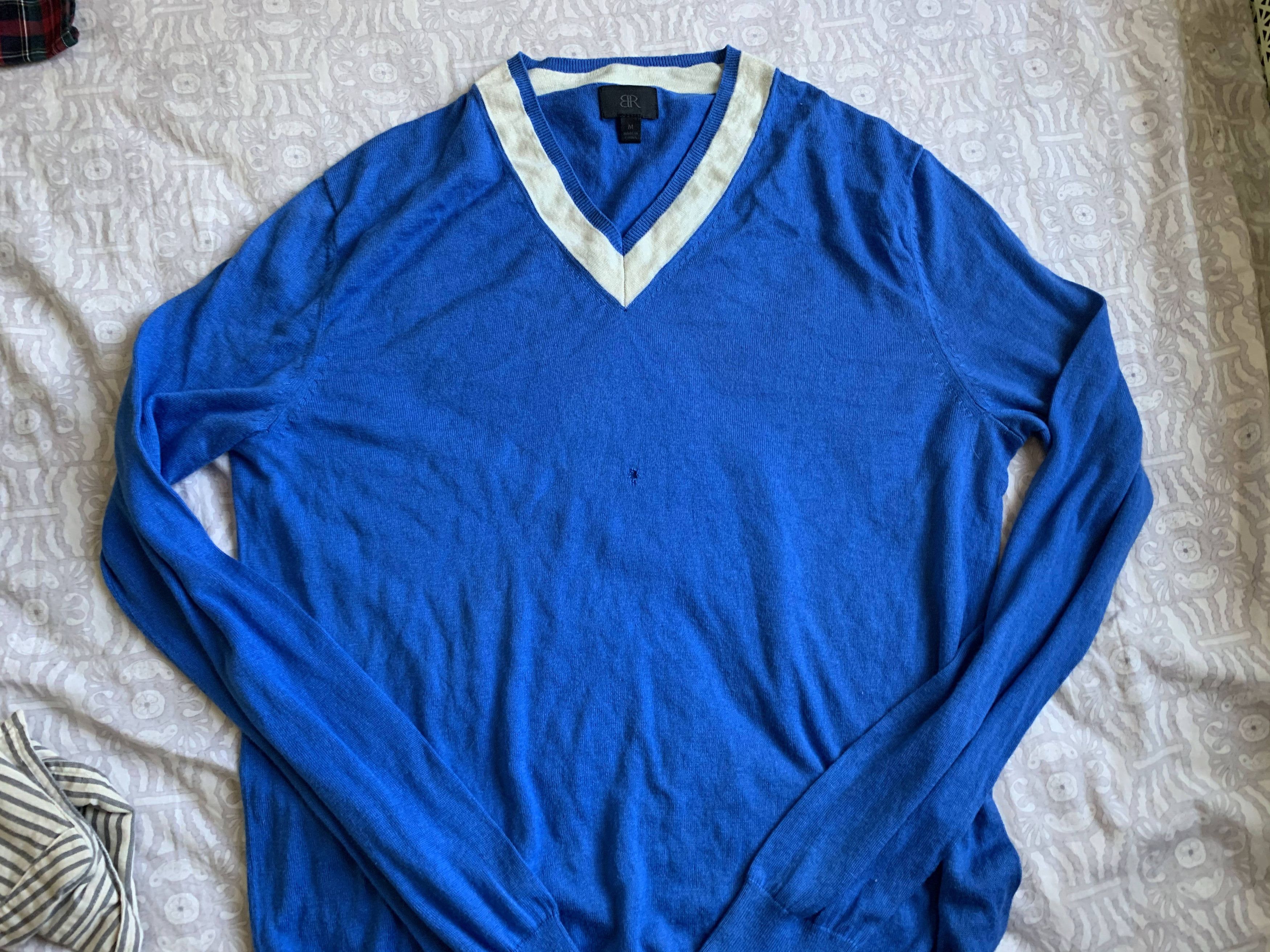 Banana Republic Banana Republic Monogram V-neck Sweater medium Size US M / EU 48-50 / 2 - 1 Thumbnail