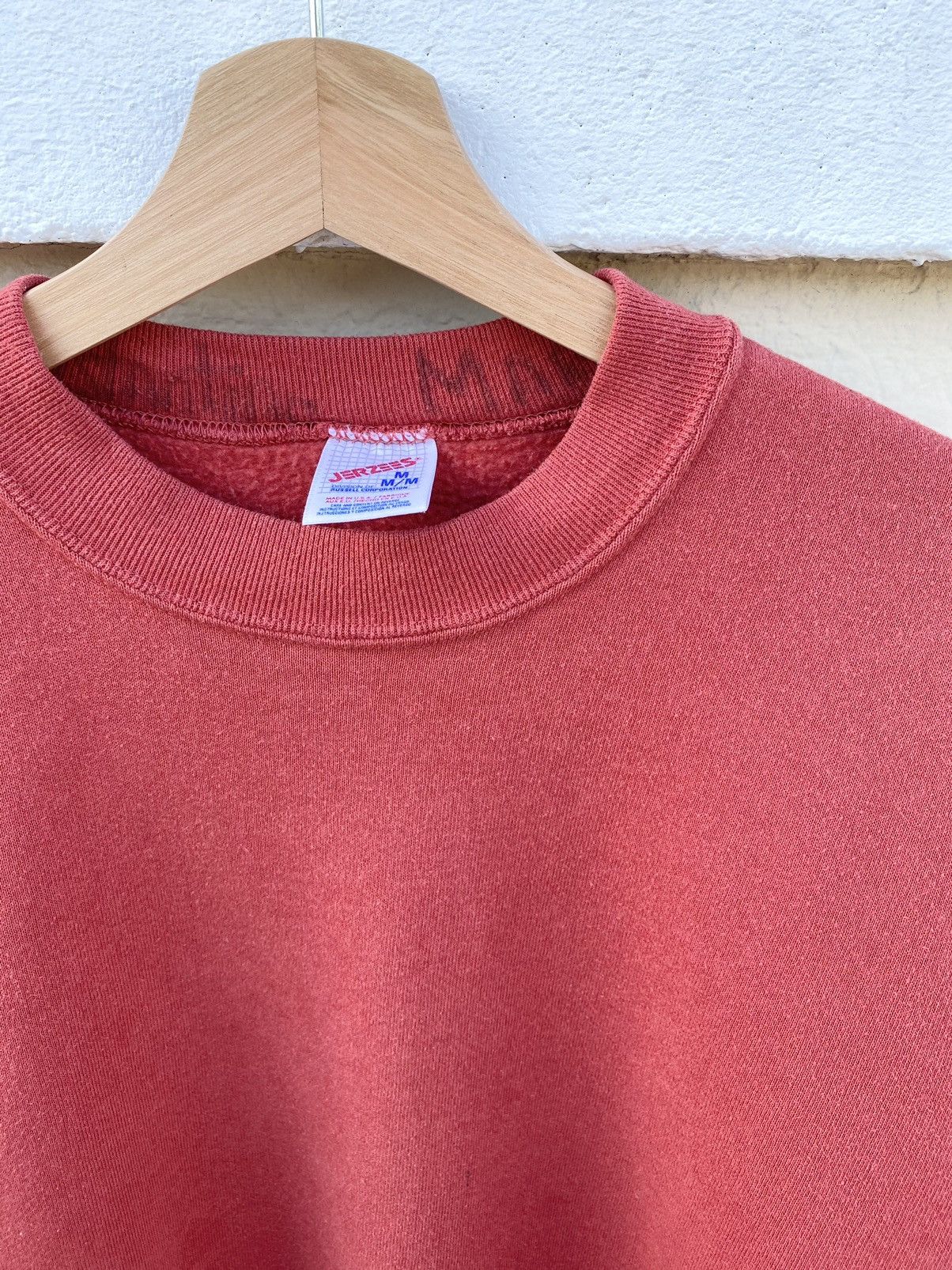 Jerzees × Vintage Vintage Jerzees Russell Red Pullover Crewneck Sweatshirt Size US M / EU 48-50 / 2 - 2 Thumbnail