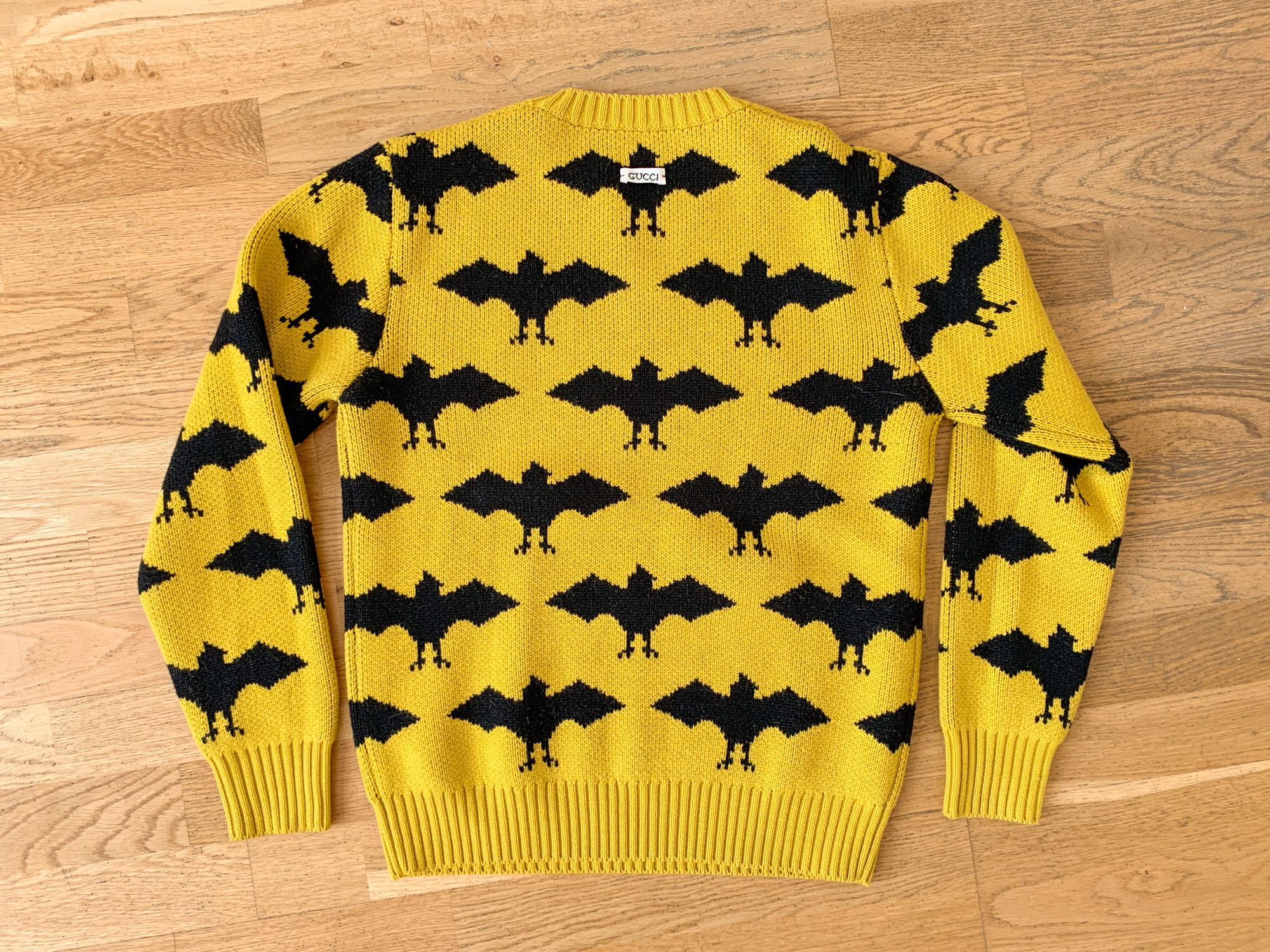 Gucci yellow bat sweater hotsell