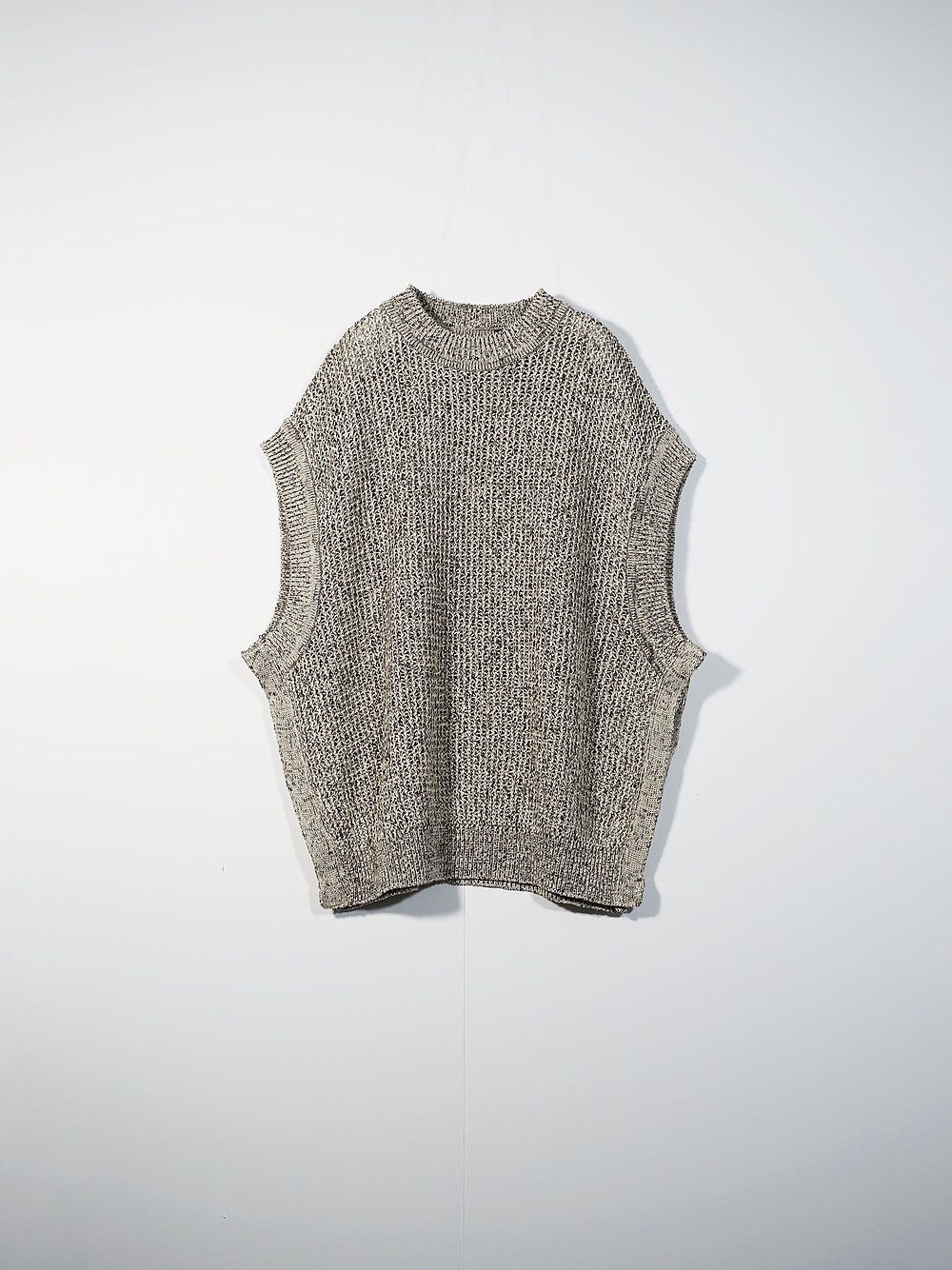 reliable quality MESHED CREW NECK RIB VEST | www.fcbsudan.com