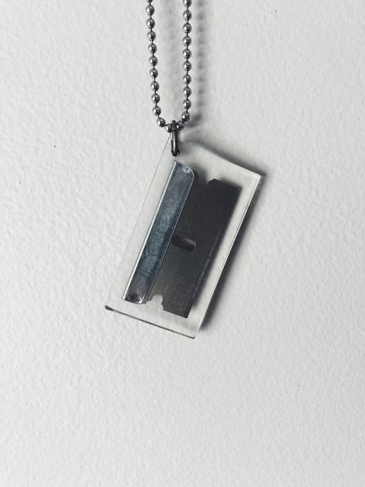 Marc jacobs razor blade on sale necklace