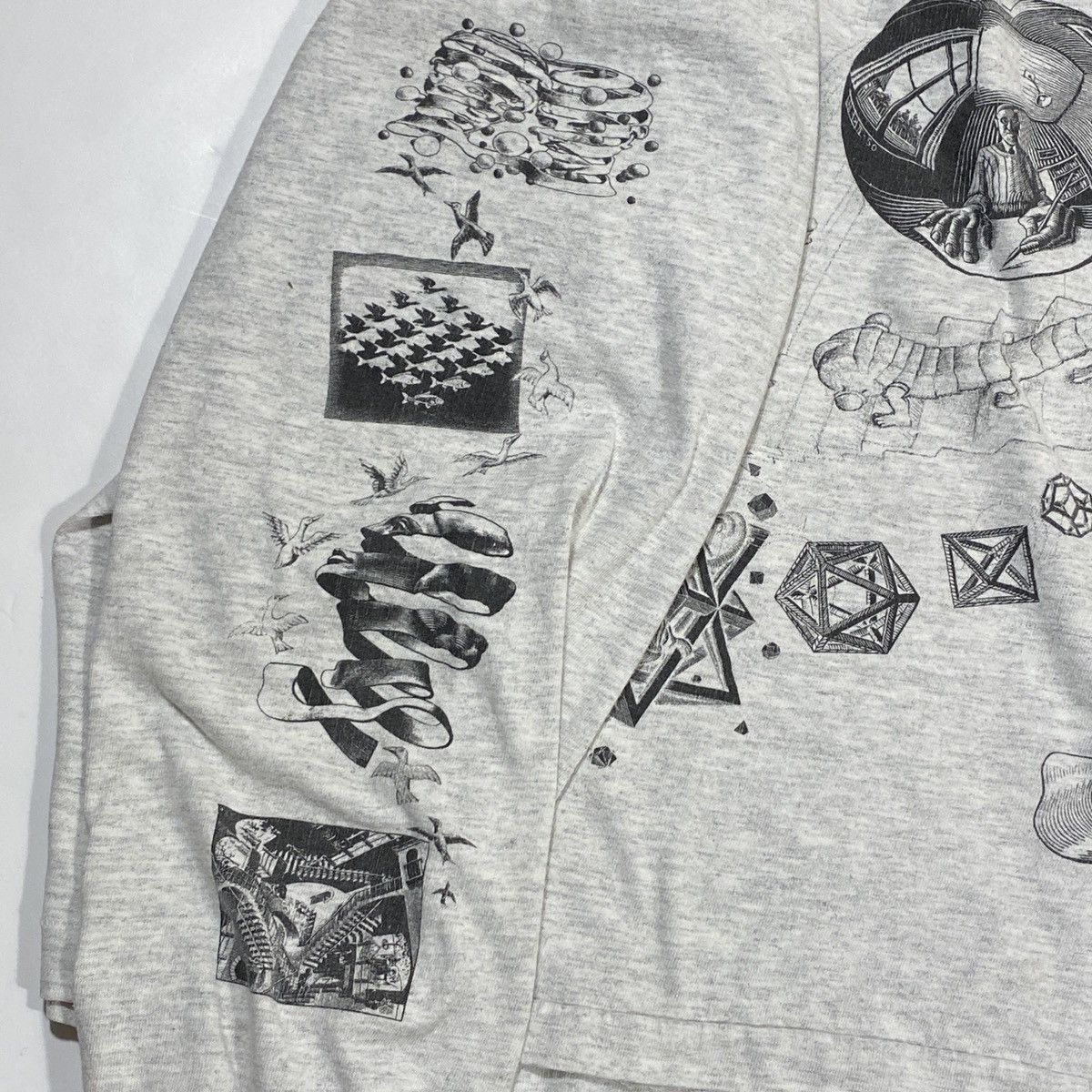 Vintage 91’ MC Escher Long Sleeve Tee Size US L / EU 52-54 / 3 - 4 Thumbnail