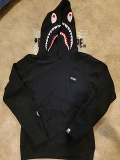 Bape shark emblem pullover best sale hoodie black