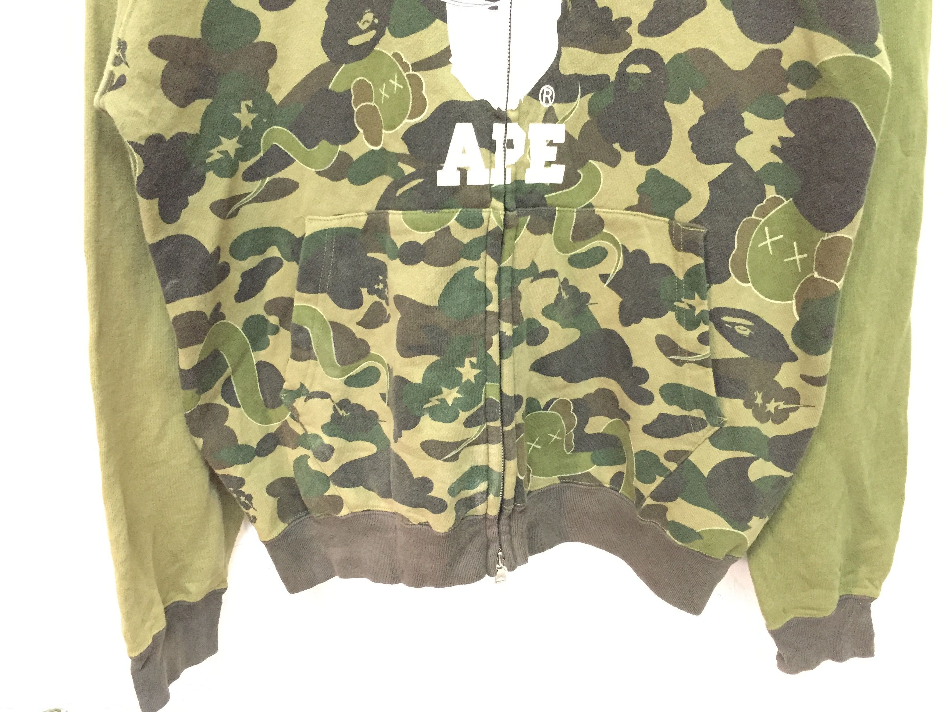Bape × Kaws 2005 bape Kaws 1st camo crazy college logo full zip hoodie Size US M / EU 48-50 / 2 - 3 Thumbnail