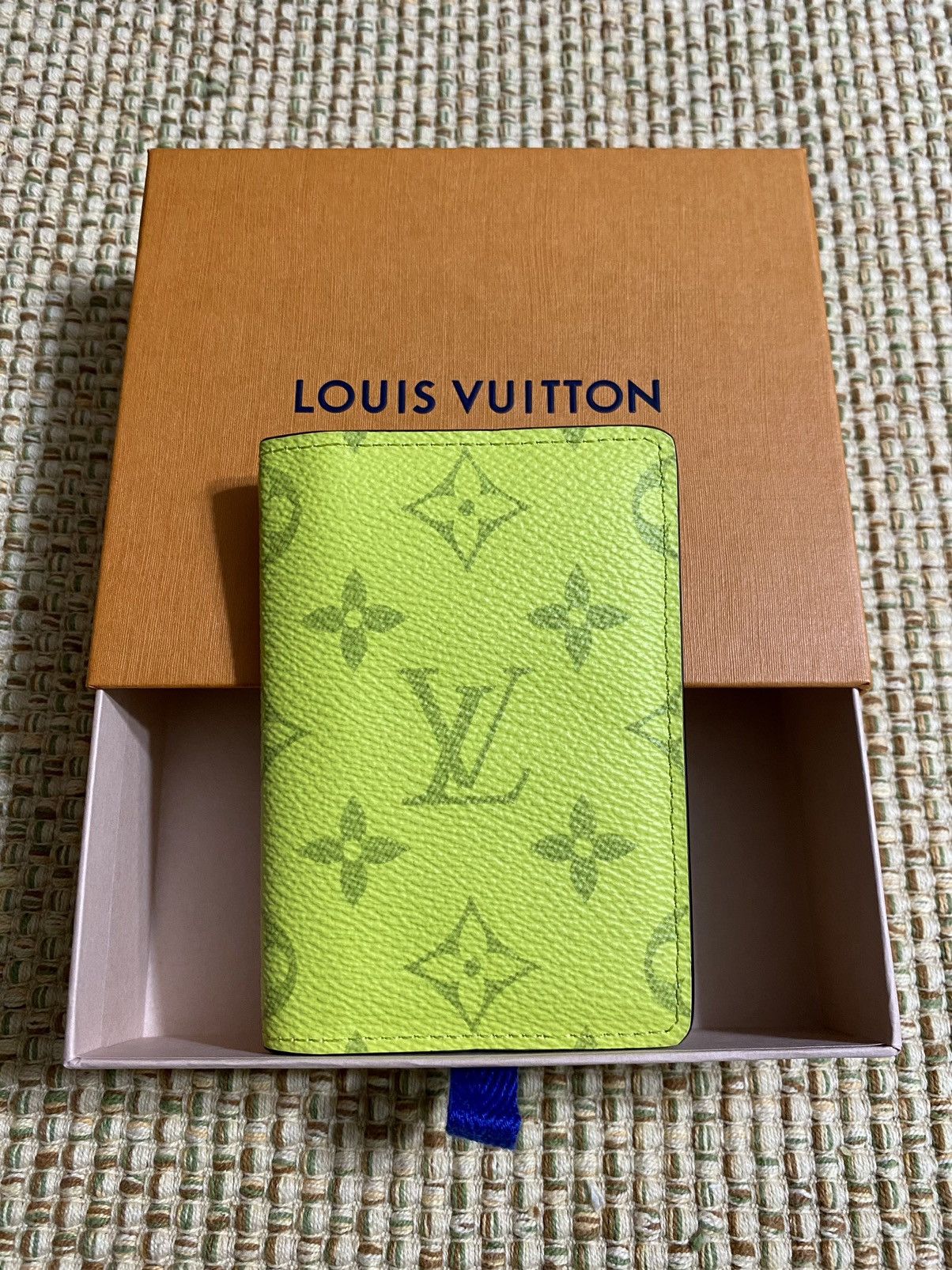 NWT Louis Vuitton Taigarama Monogram Pocket Organizer Neon M30949 wallet  100%
