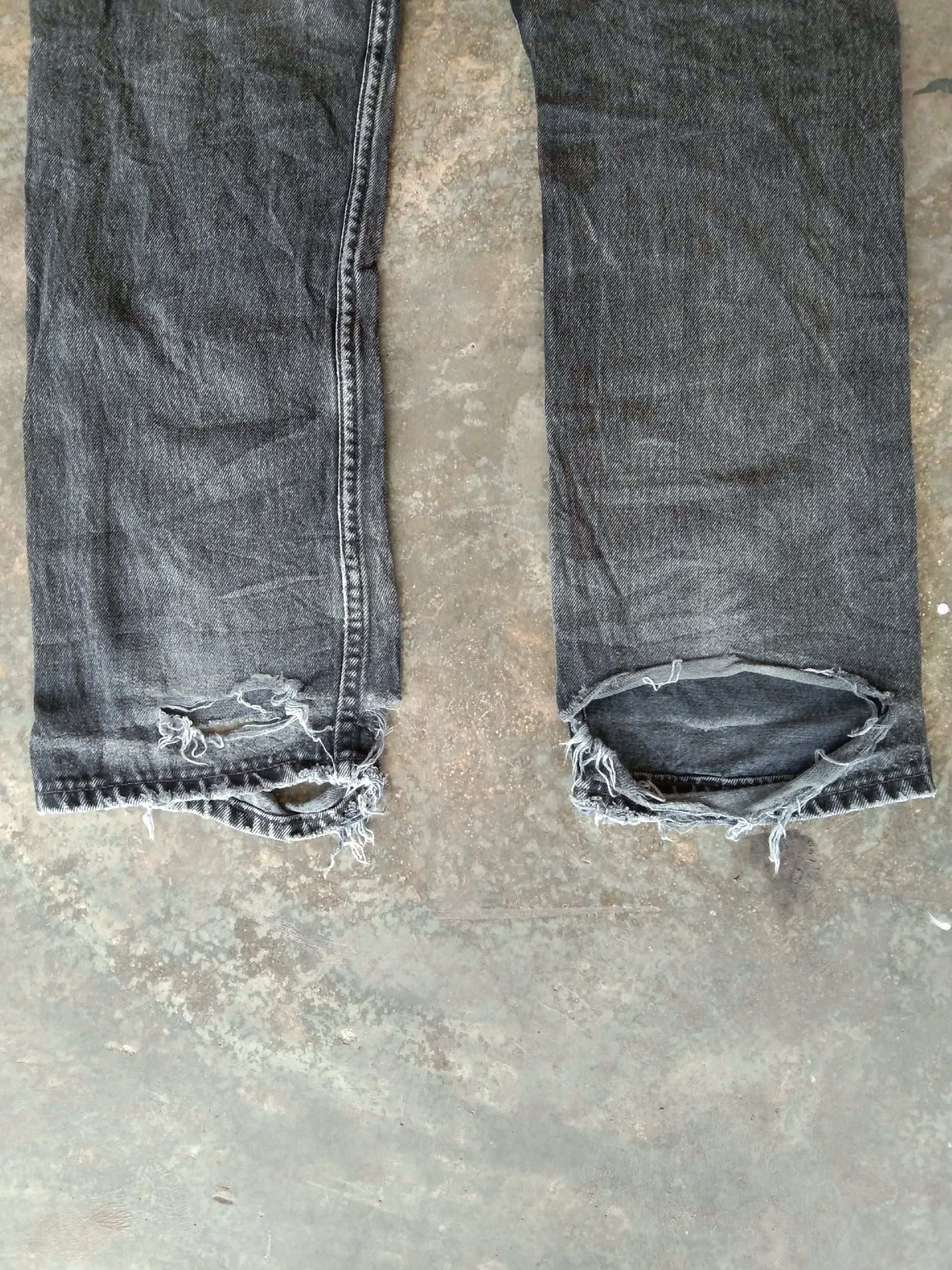 Levi's 90s Distressed Faded Black Vintage Levi's 501 Jeans USA Size US 30 / EU 46 - 5 Thumbnail