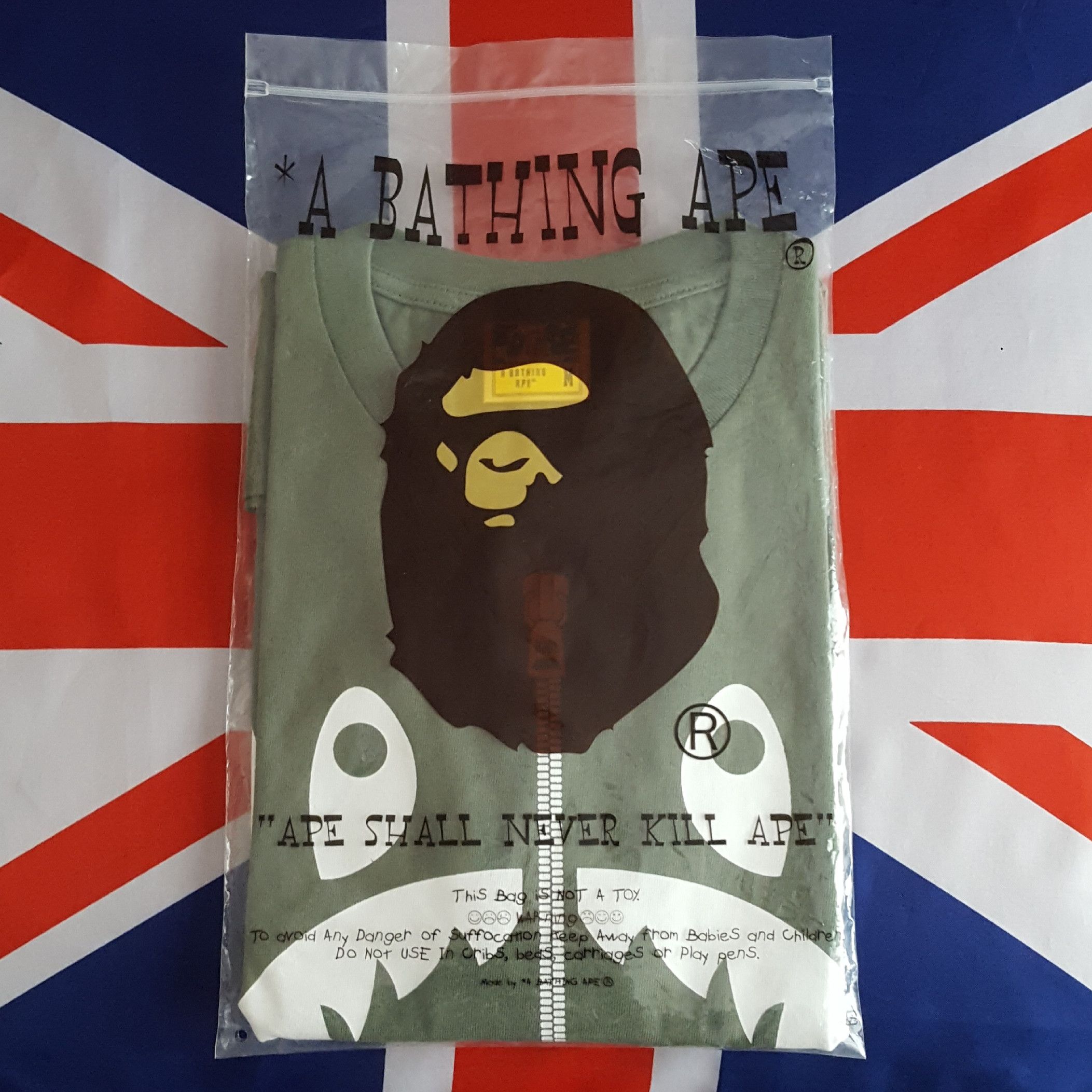Bape Bicolor Shark Tee Size US M / EU 48-50 / 2 - 8 Thumbnail