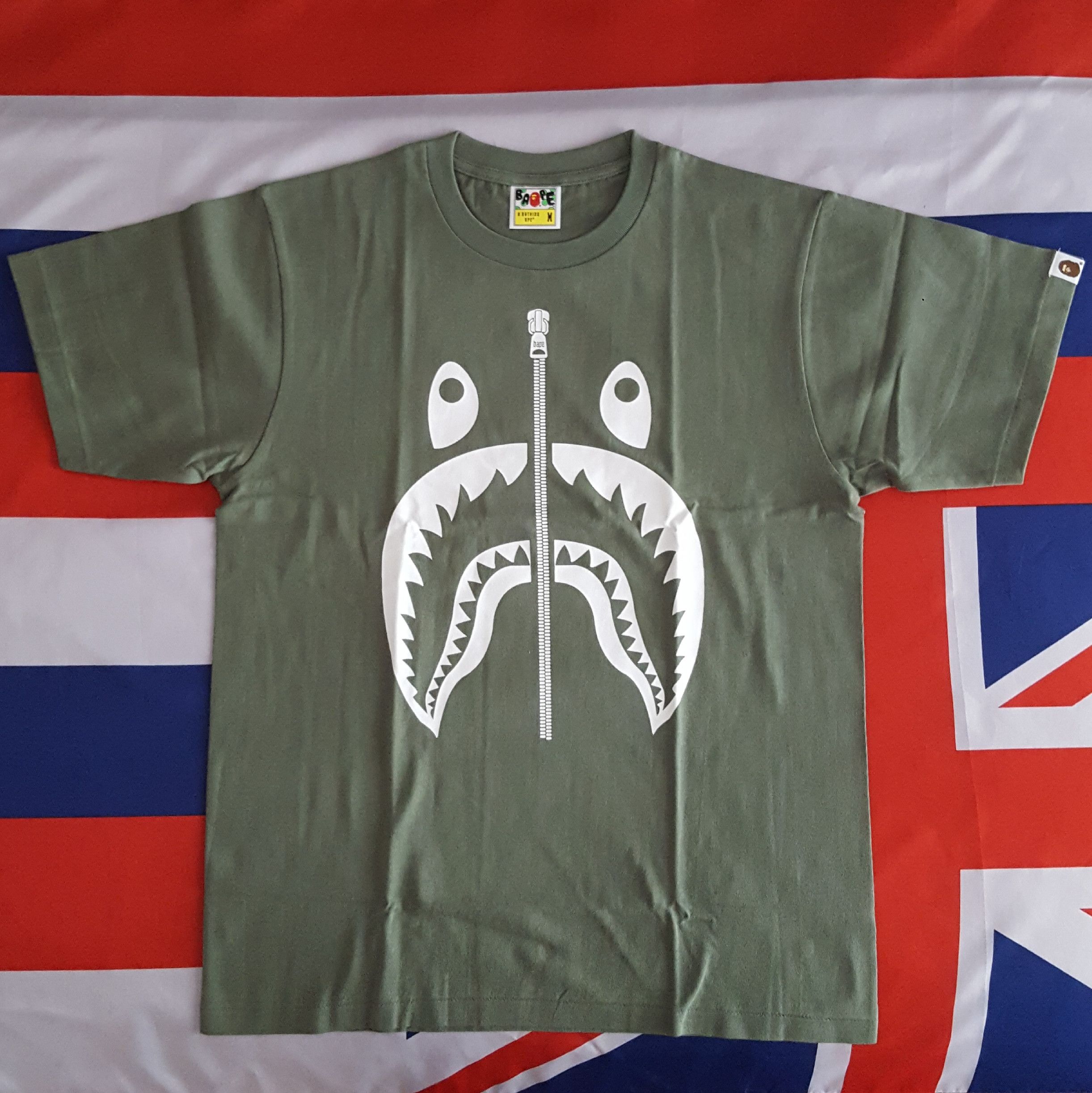 Bape Bicolor Shark Tee Size US M / EU 48-50 / 2 - 1 Thumbnail