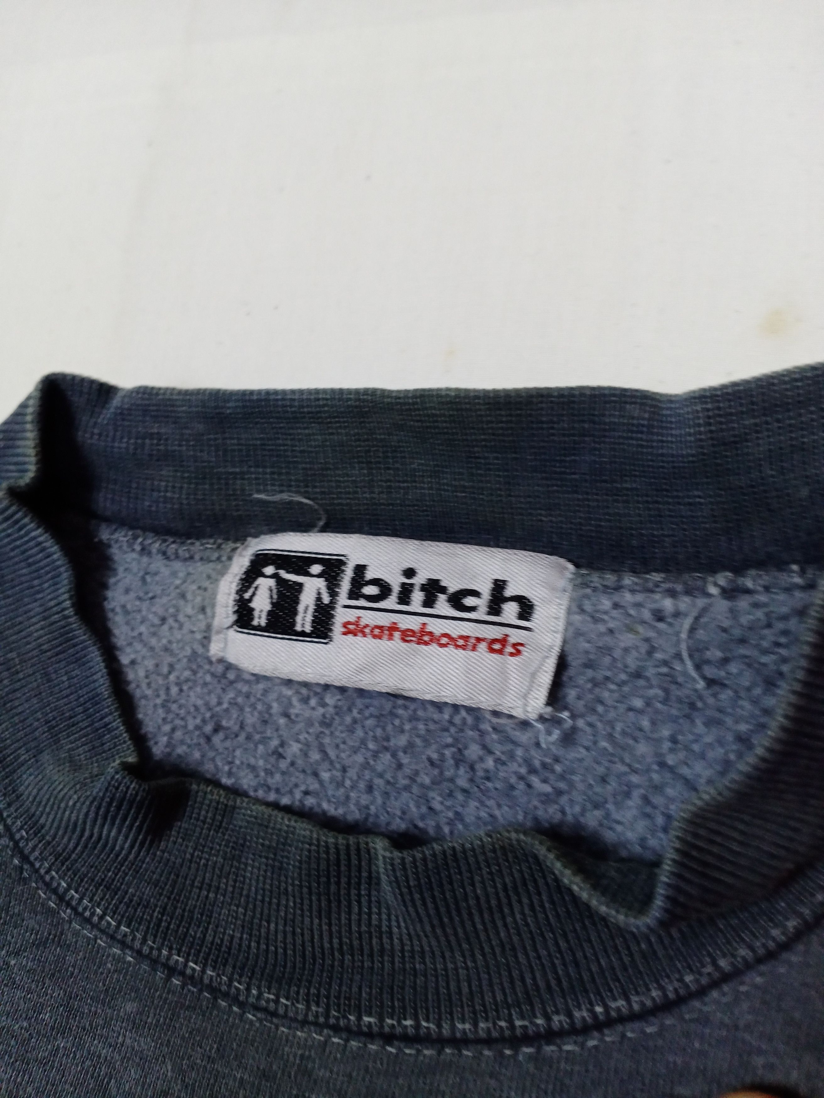 Vintage Vintage Bitch Box BigLogo Embroidered Skateboard Sweatshirt Size US L / EU 52-54 / 3 - 5 Thumbnail