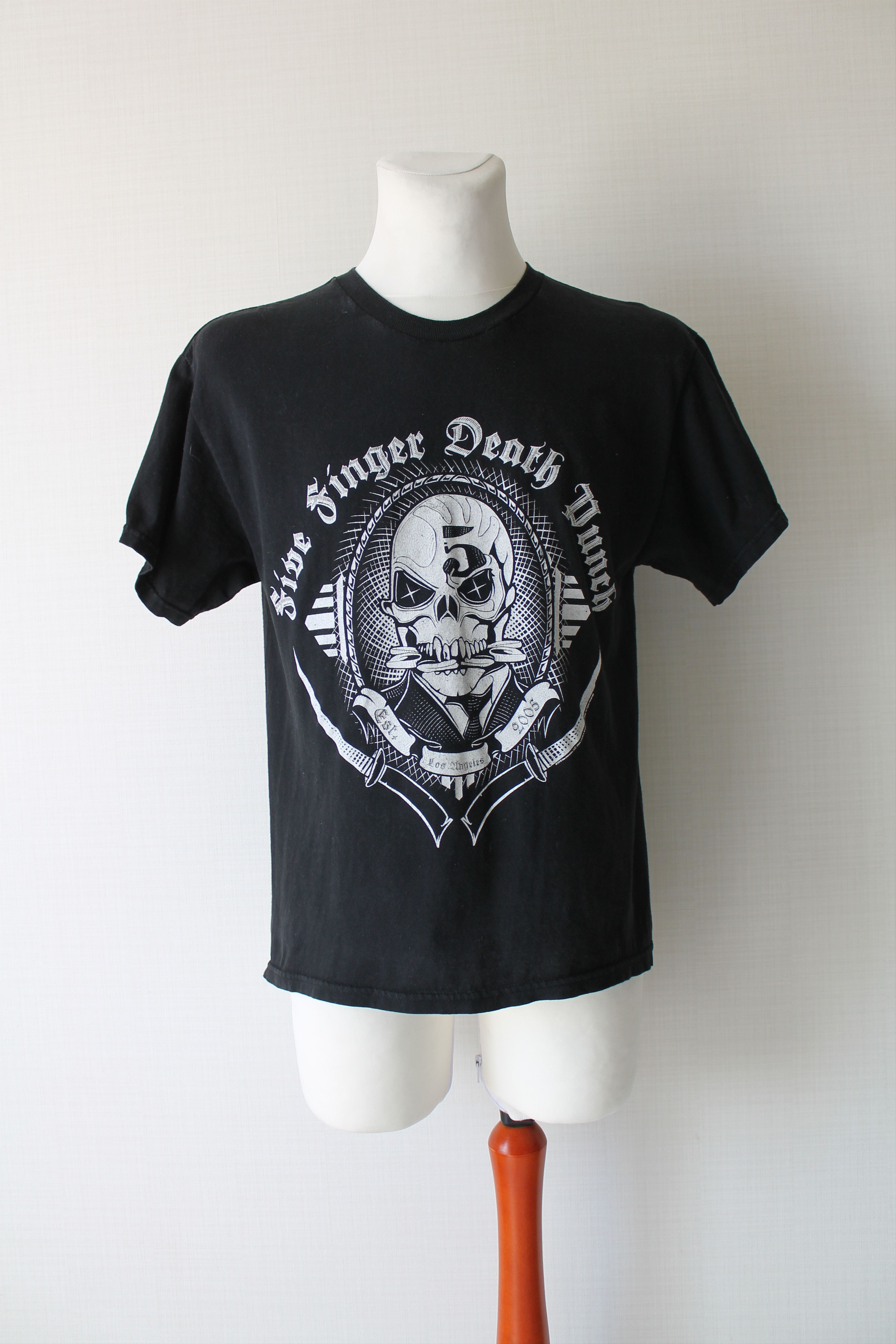 Band Tees Five Finger Death Punch Vintage Band Tees Size L Size US L / EU 52-54 / 3 - 8 Thumbnail