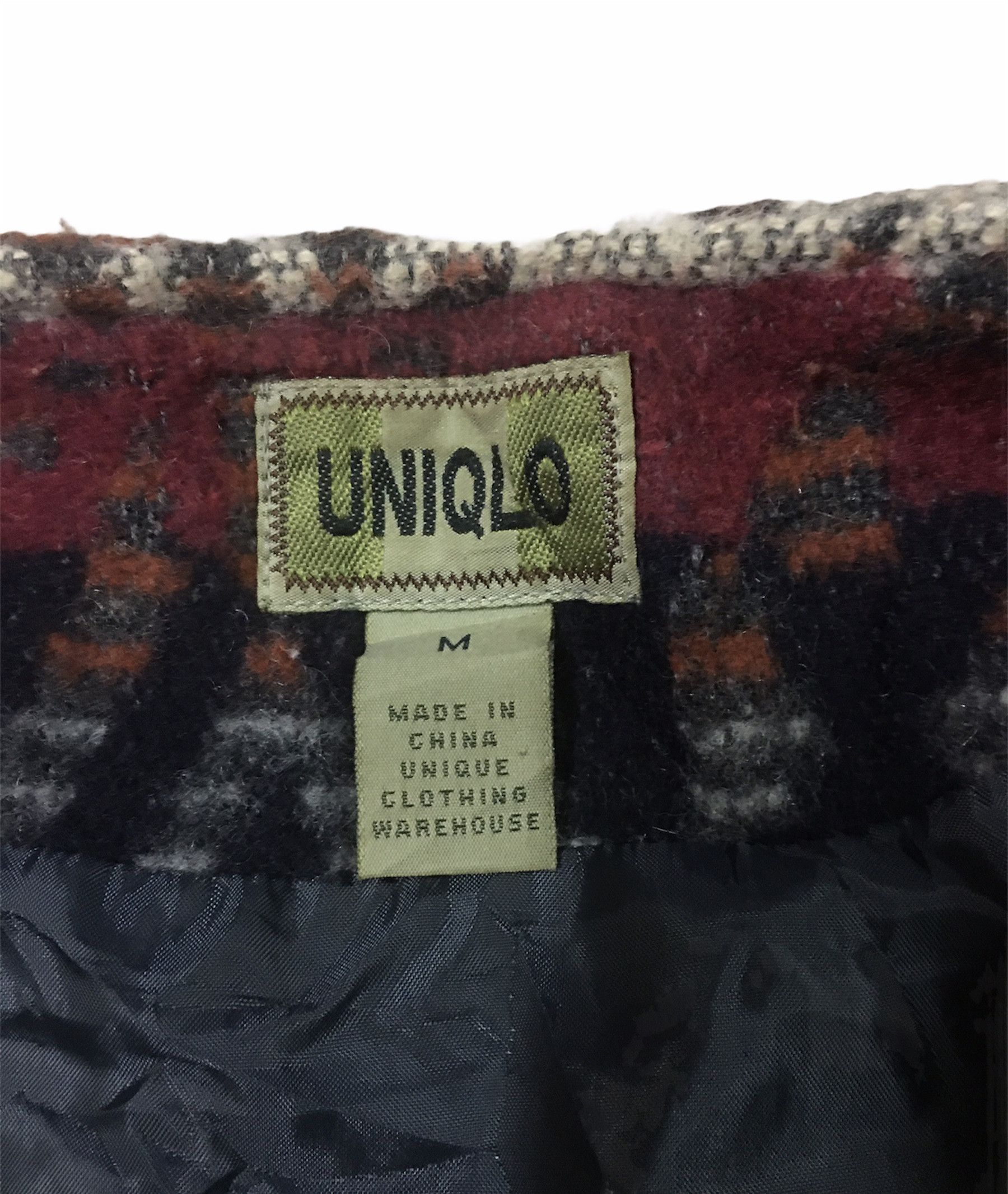 Uniqlo Vintage Uniqlo Wool Vest Native Design Size US M / EU 48-50 / 2 - 6 Thumbnail