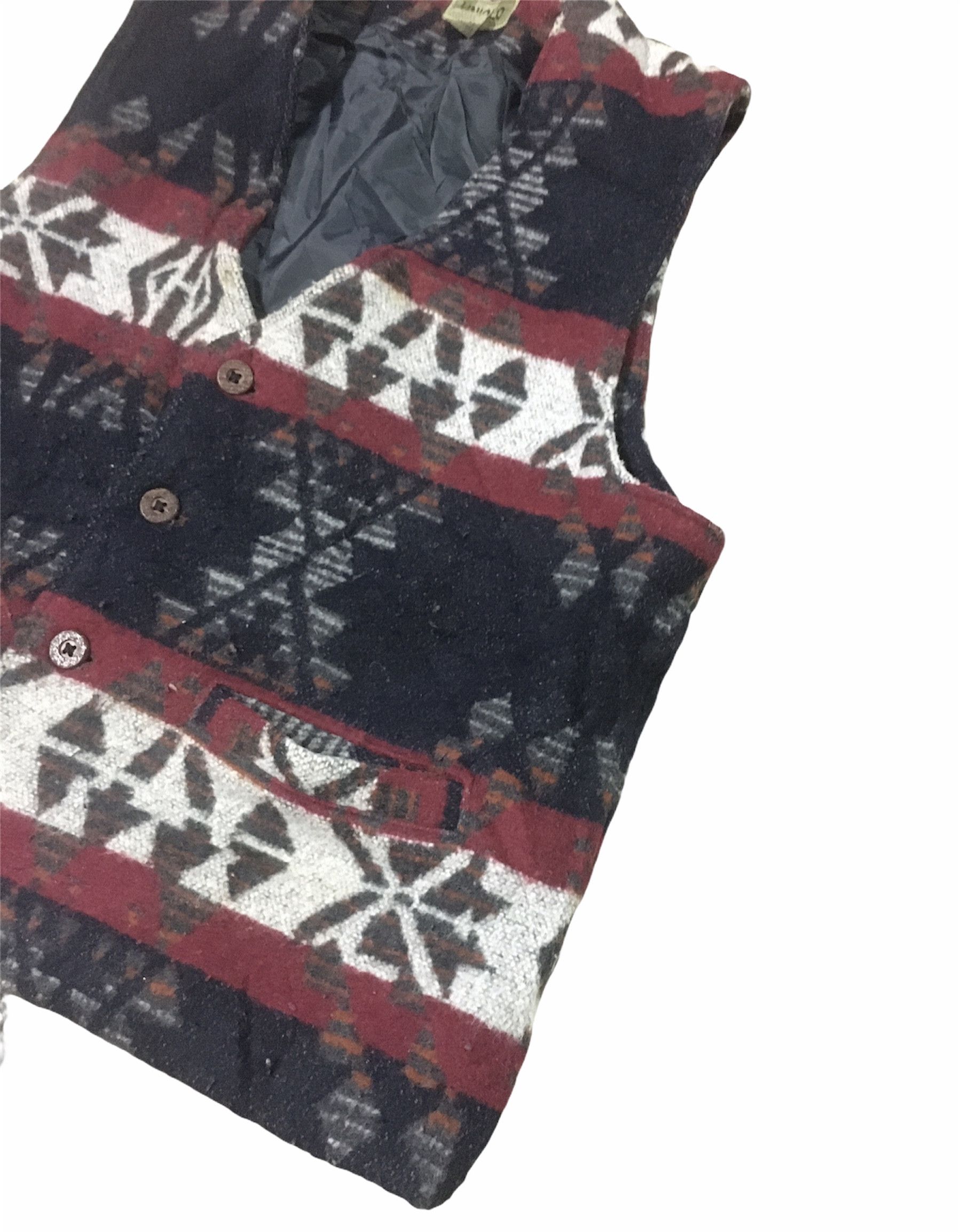 Uniqlo Vintage Uniqlo Wool Vest Native Design Size US M / EU 48-50 / 2 - 2 Thumbnail