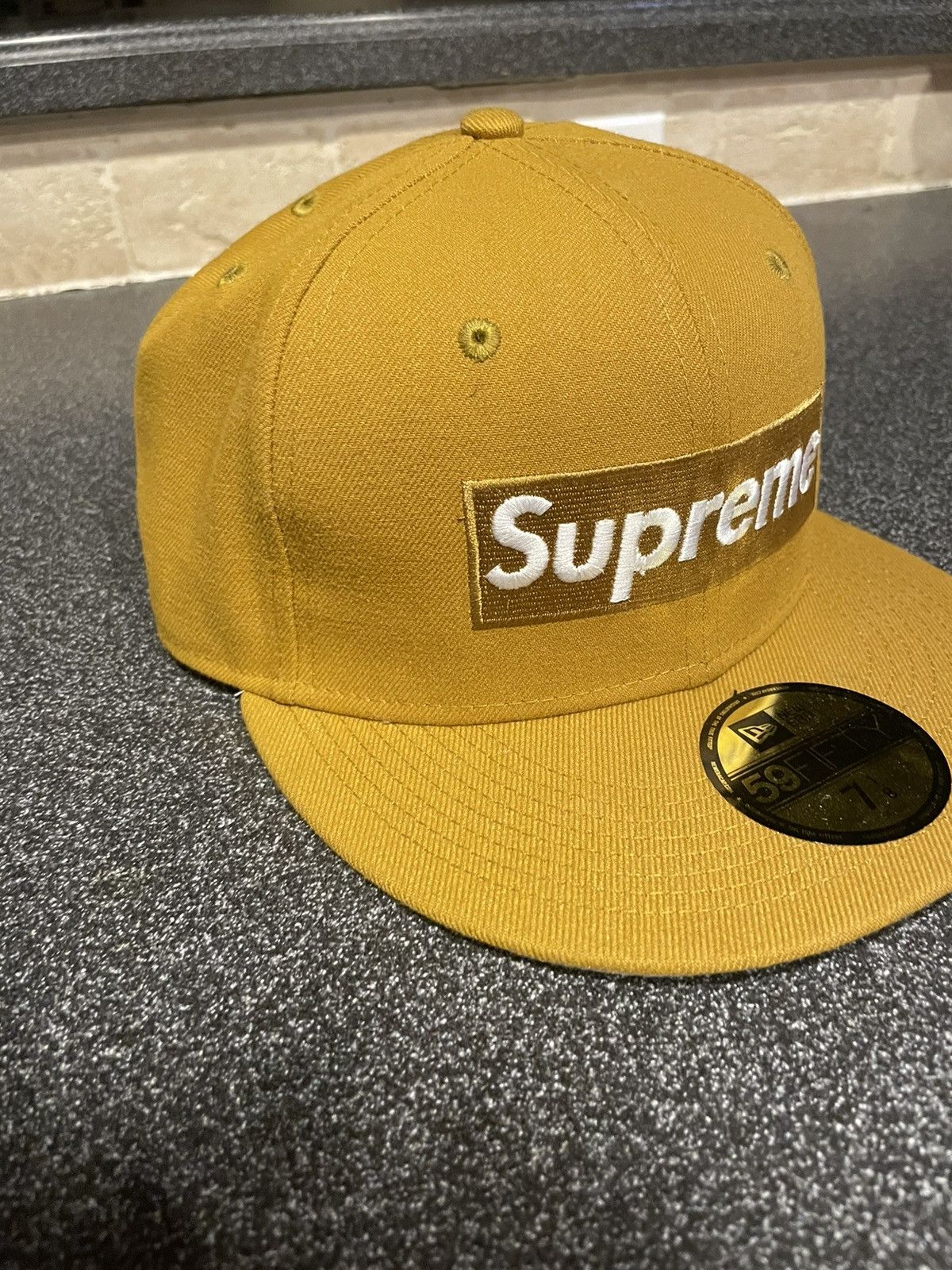 Supreme SUPREME X NEW ERA WORLD FAMOUS 27x CHAMPS HAT | Grailed