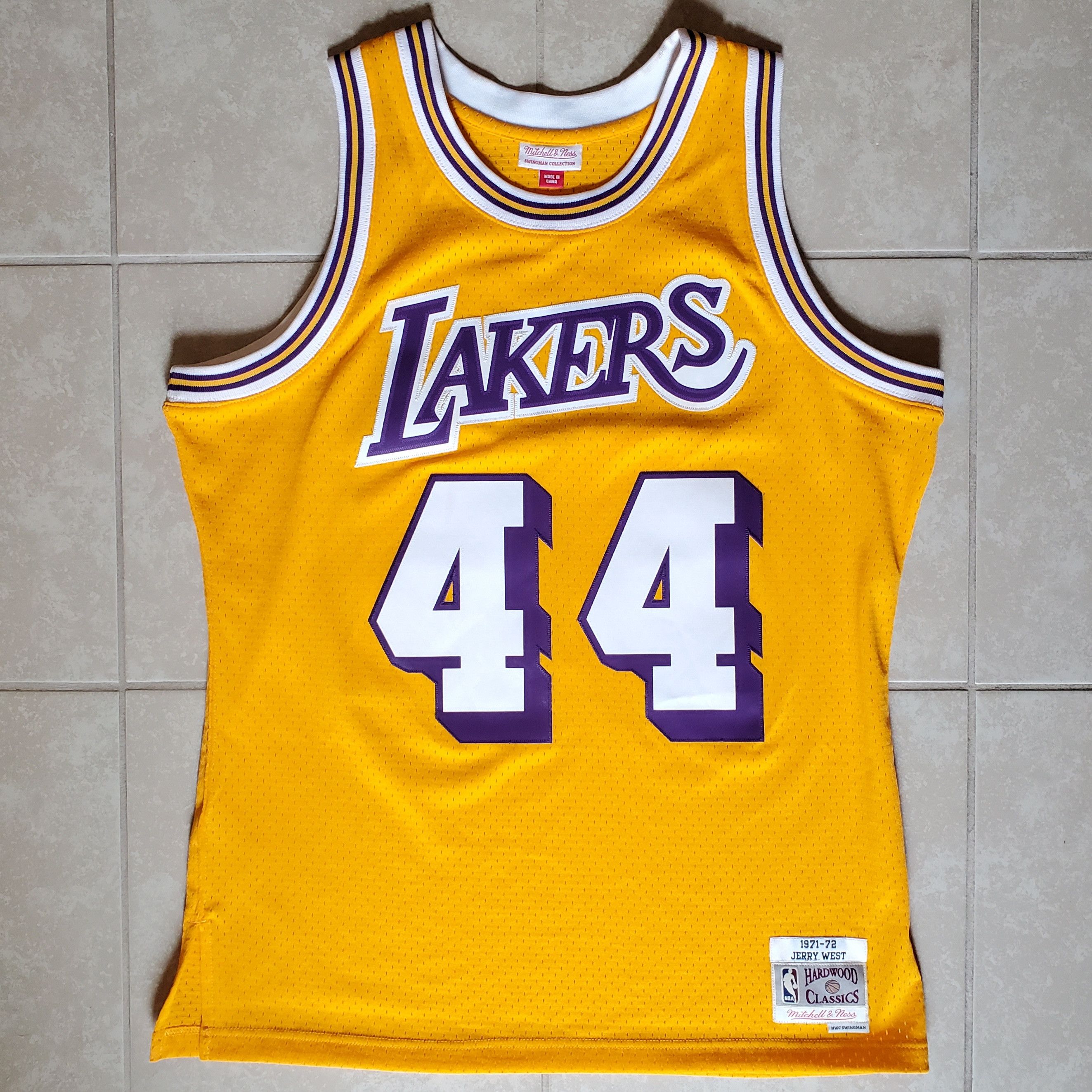 Mitchell & Ness NBA Swingman Jersey Lakers 71-72 Jerry West - ShopStyle  Shirts