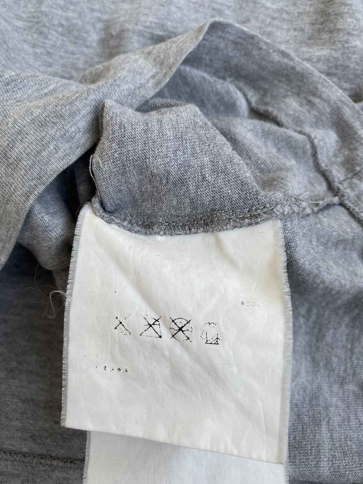 Comme des Garcons × Comme des Garcons PLAY 🔥Play Comme des Garcons Heart Logo T-shirt/CDG Print T-shirt Size US S / EU 44-46 / 1 - 20 Thumbnail