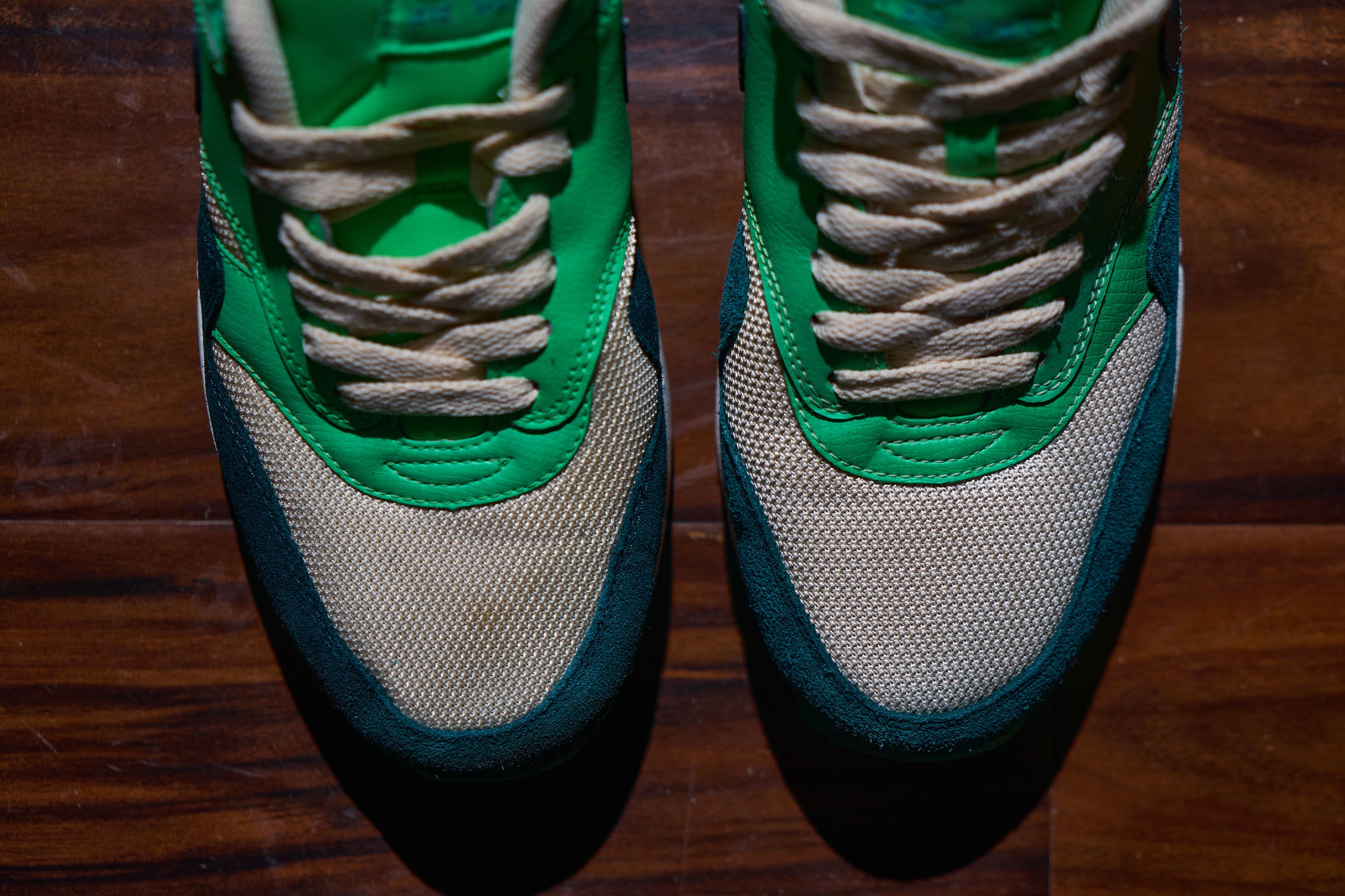 Nike Air Max 1 Essential Atomic Green 2012 Size US 8 / EU 41 - 3 Thumbnail