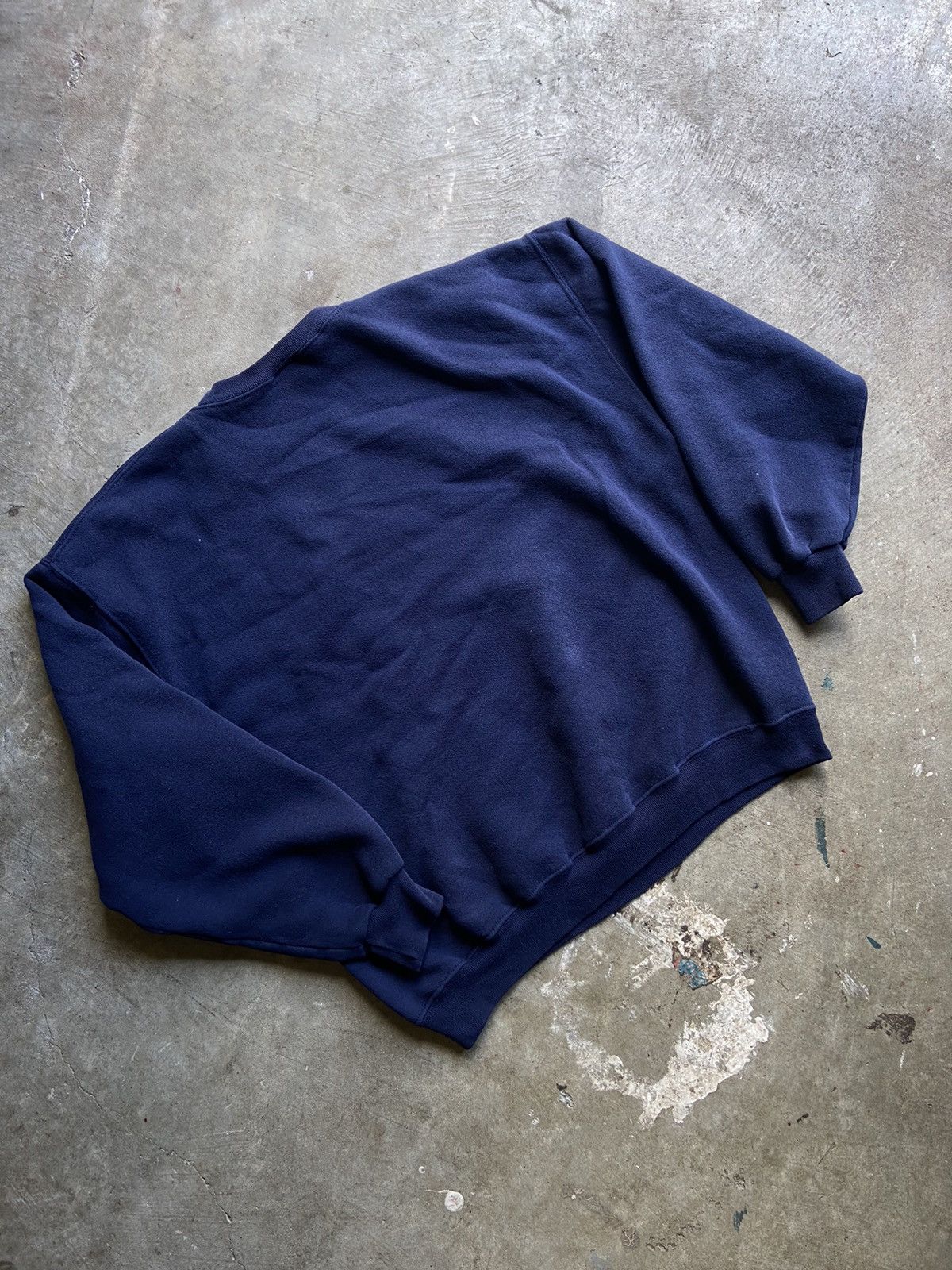 Russell Athletic × Vintage Vintage 90s Faded Blank Russell Athletic Crewneck Size US L / EU 52-54 / 3 - 3 Thumbnail