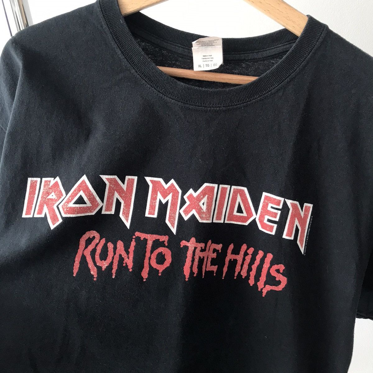 Band Tees 2016 Iron Maiden run to the hills t-shirt Size US XL / EU 56 / 4 - 2 Thumbnail