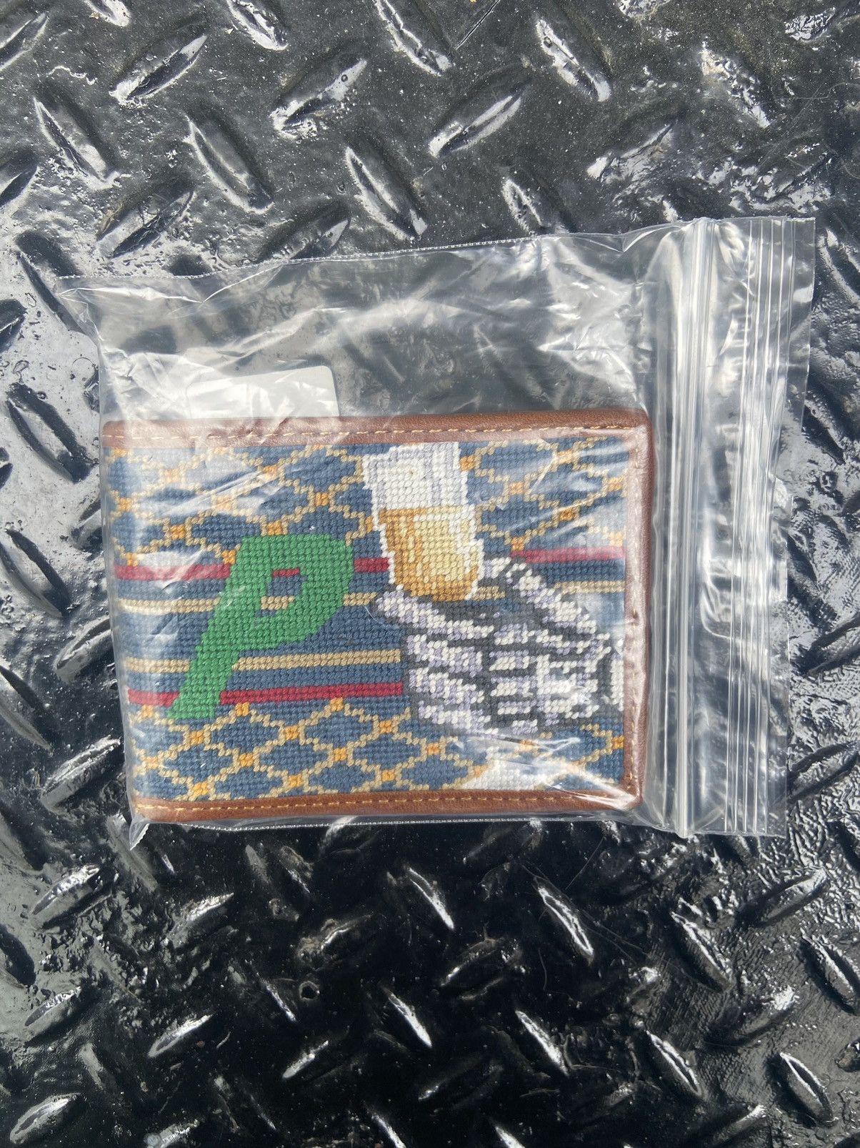 新品Palace HIPPY SALUTE BILLFOLD WALLET Palace Palace Hippy Salute Billfold Wallet | Grailed
