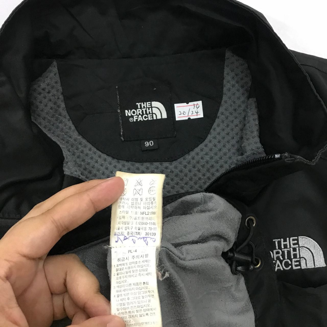 The North Face 🔥 The North Face Black Vest Size US M / EU 48-50 / 2 - 7 Thumbnail