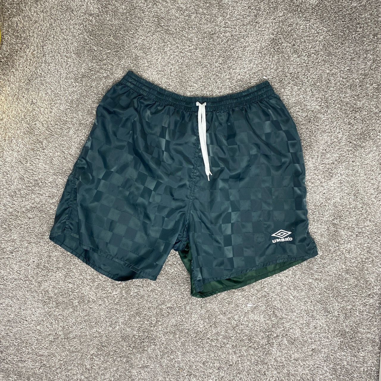 Umbro × Vintage Vintage 90s Umbro Dark Green Checker Nylon Soccer Shorts Size US 34 / EU 50 - 1 Thumbnail