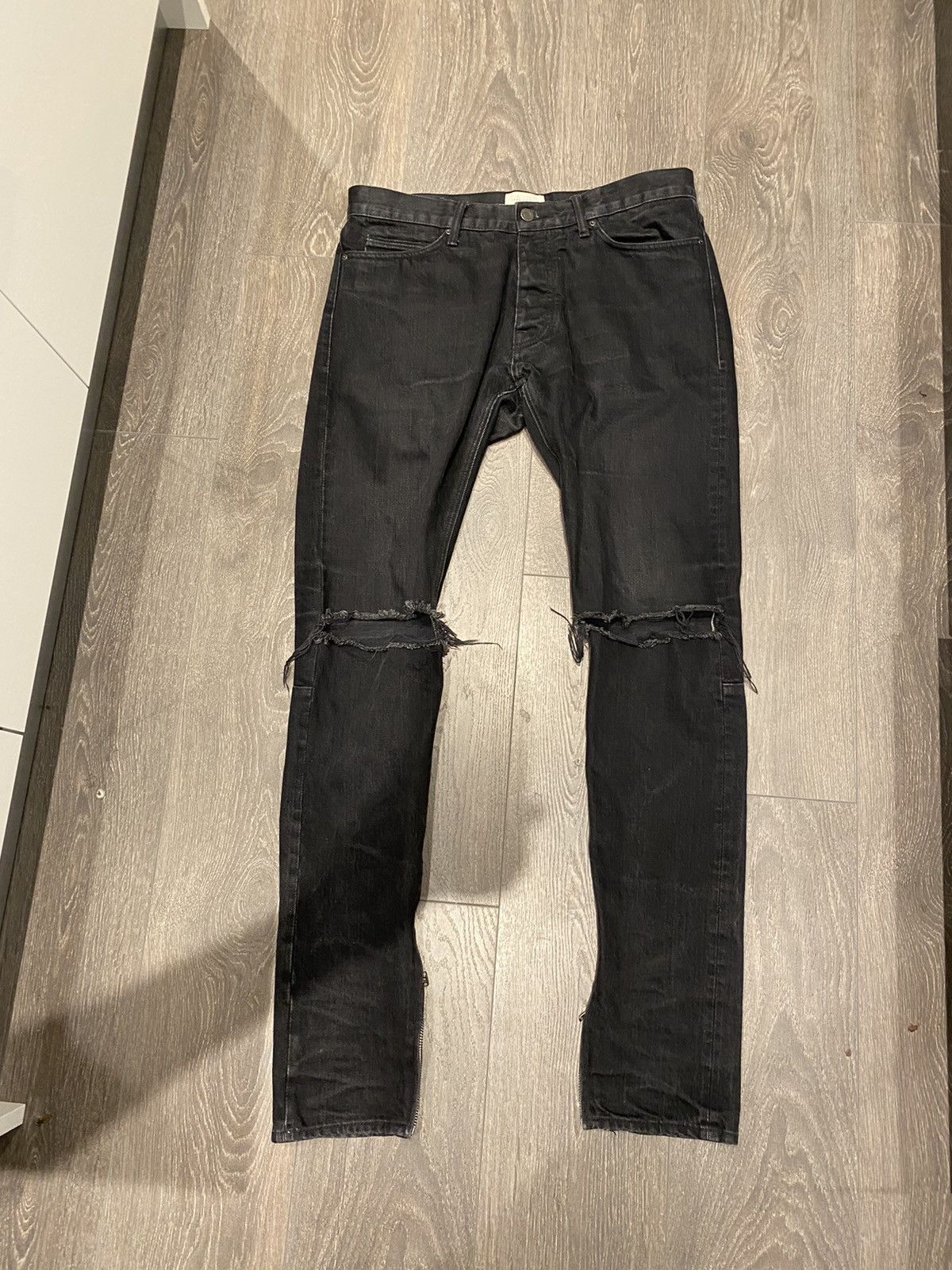Fear of God Rare Fourth Collection Low Zipper Ripped Washed Jeans Size US 32 / EU 48 - 1 Thumbnail